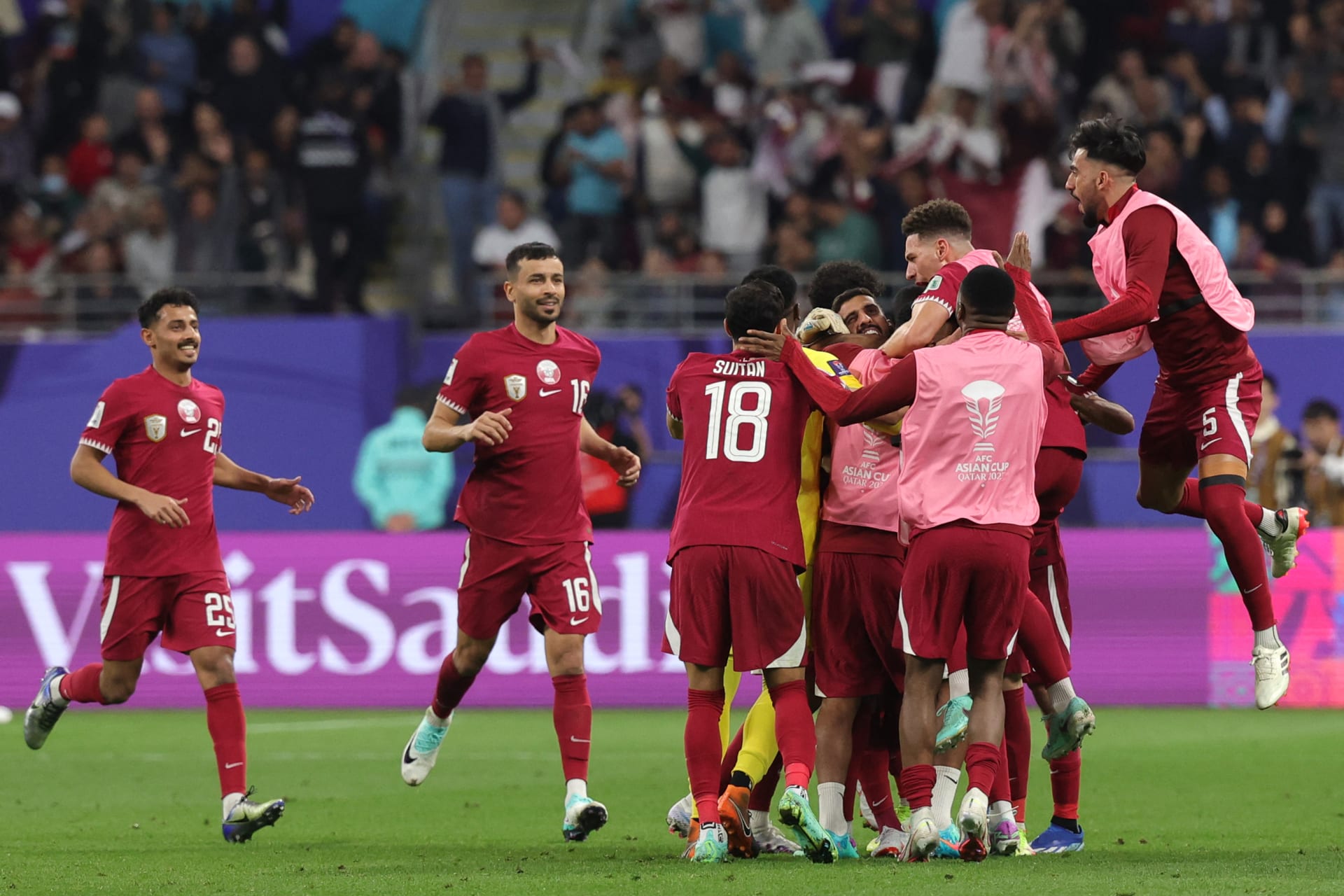 كأس آسيا.. قطر بالعلامة الكاملة وطاجكستان تحرم لبنان من التأهل للدور الثاني