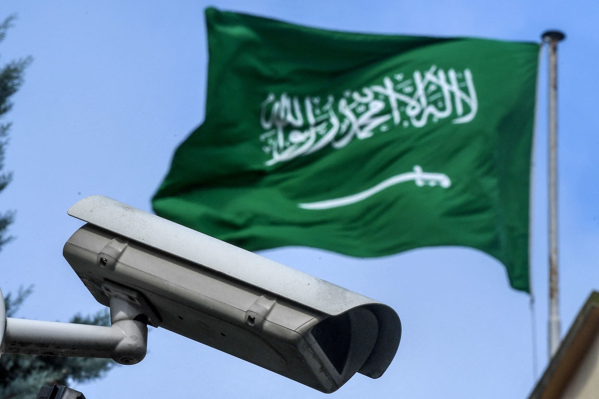 السعودية.. تفاعل واسع بعد إعلان قواعد جديدة للمشروبات الكحولية للدبلوماسيين غير المسلمين 