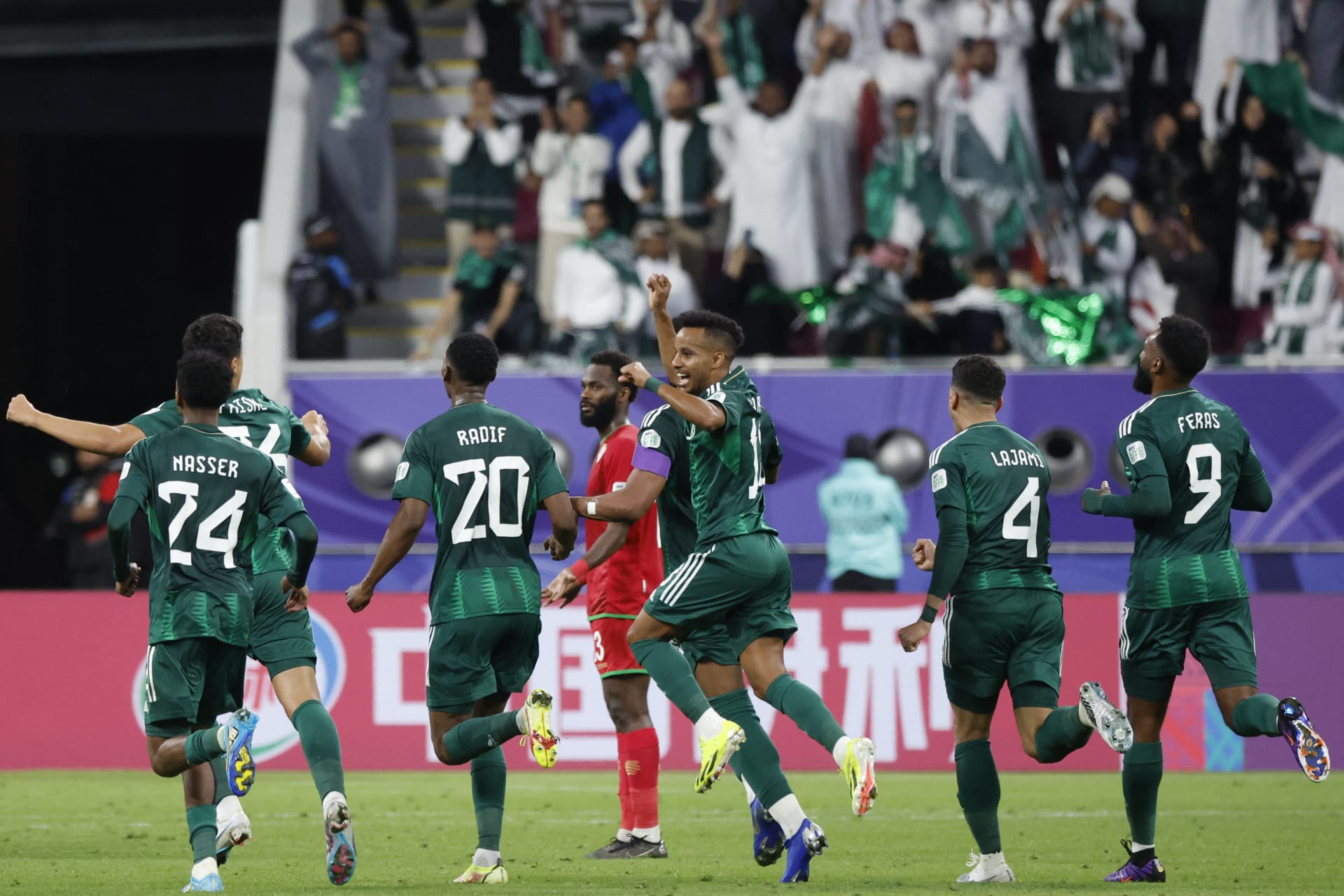8 منتخبات عربية في الدور الثاني.. برأيك من المرشح لنيل لقب كأس آسيا؟