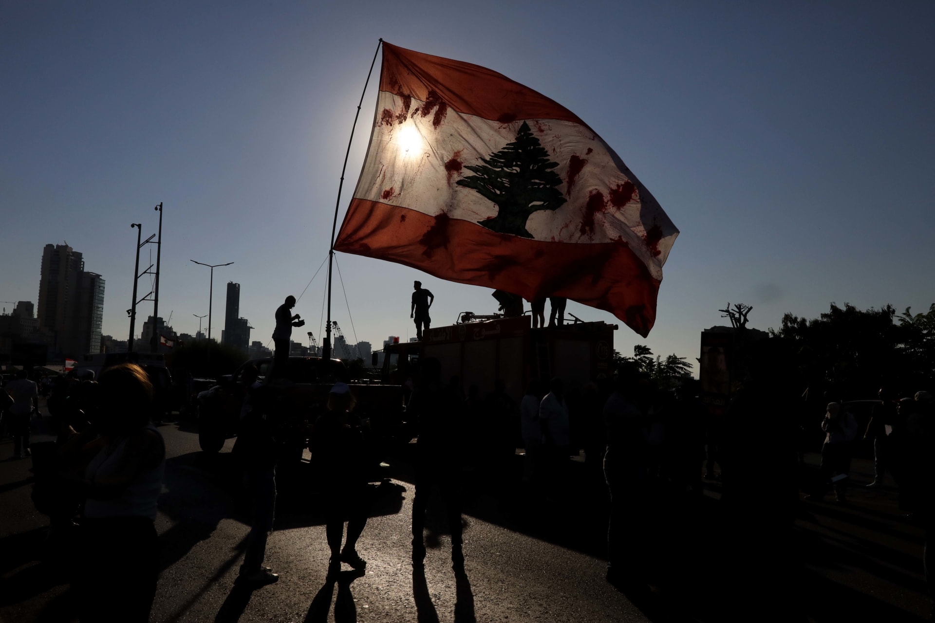 وكالة الأنباء اللبنانية: غارة بطائرة مسيرة إسرائيلية تستهدف سيارة في النبطية