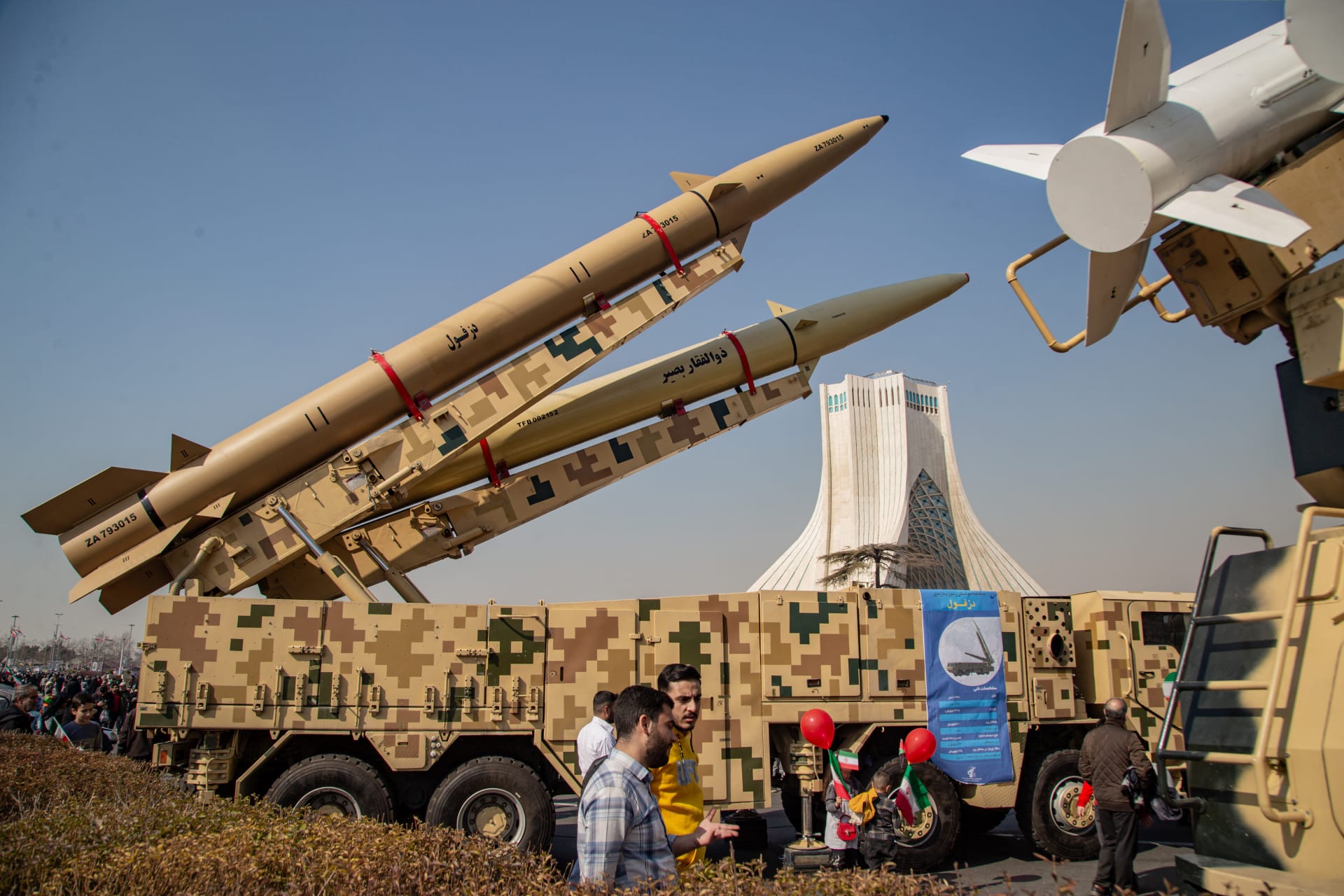 إعلام إيراني: إزاحة الستار عن منظومتين للدفاع الجوي إحداهما مضادة للصواريخ الباليسيتية
