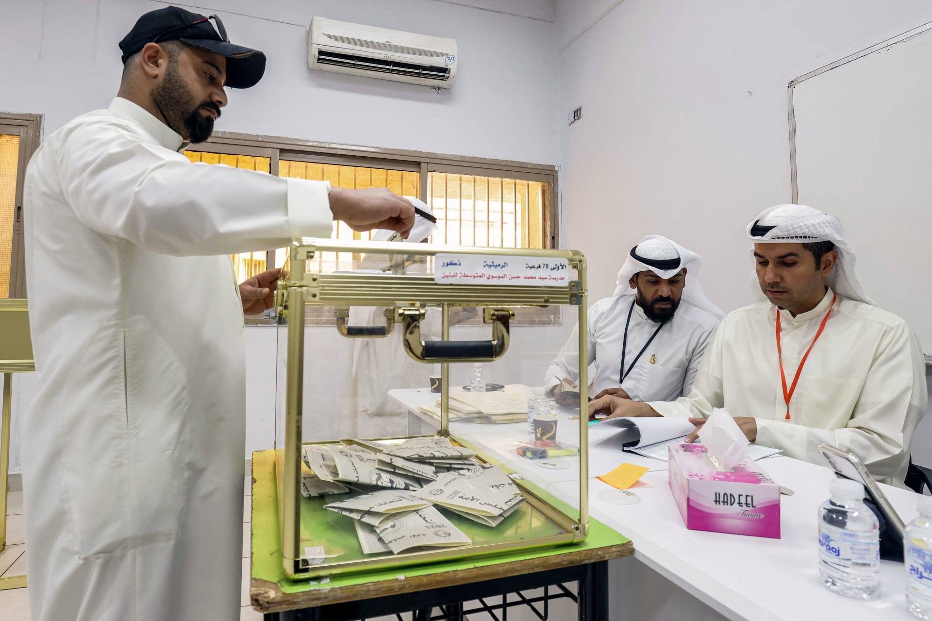 حكومة الكويت توضح صحة سعيها لتعديل قانون الانتخاب بما يحرم شريحة من المواطنين من المشاركة والترشح