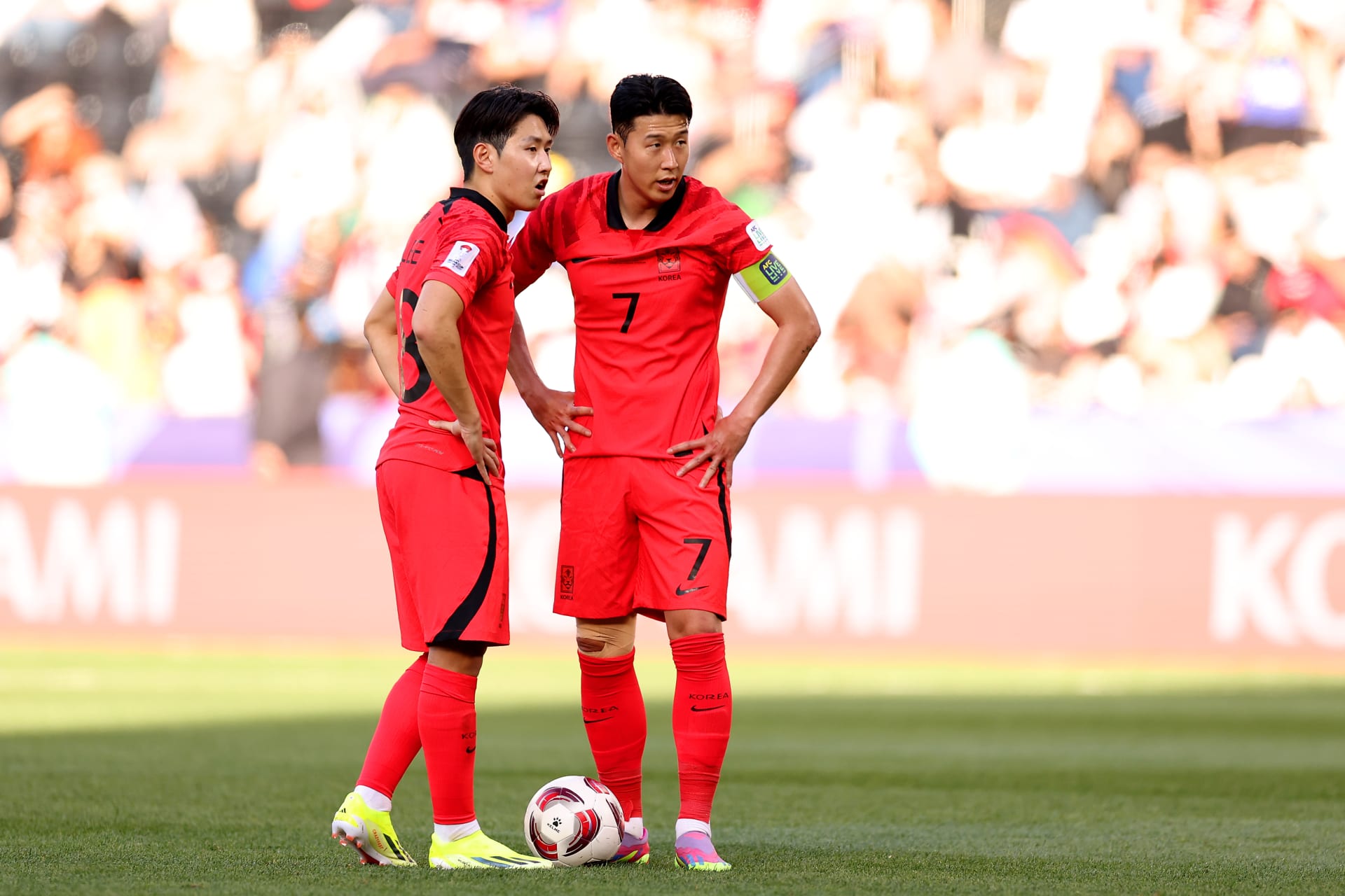 بعد اشتباكهما بالأيدي.. لاعب منتخب كوريا الجنوبية يعتذر لسون هيونغ مين والأخير يرد
