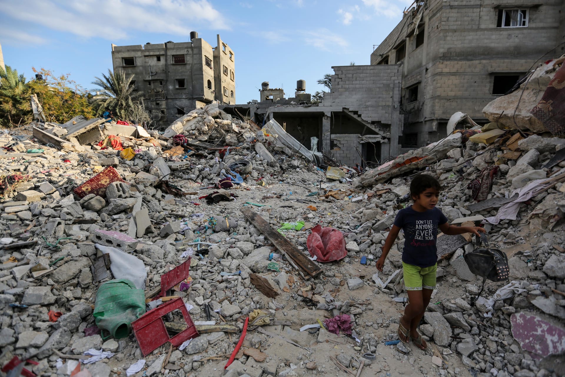 أطفال يتضورون جوعا حتى الموت في غزة بظل وجود نقاط شائكة في اتفاق وقف إطلاق النار بين إسرائيل وحماس