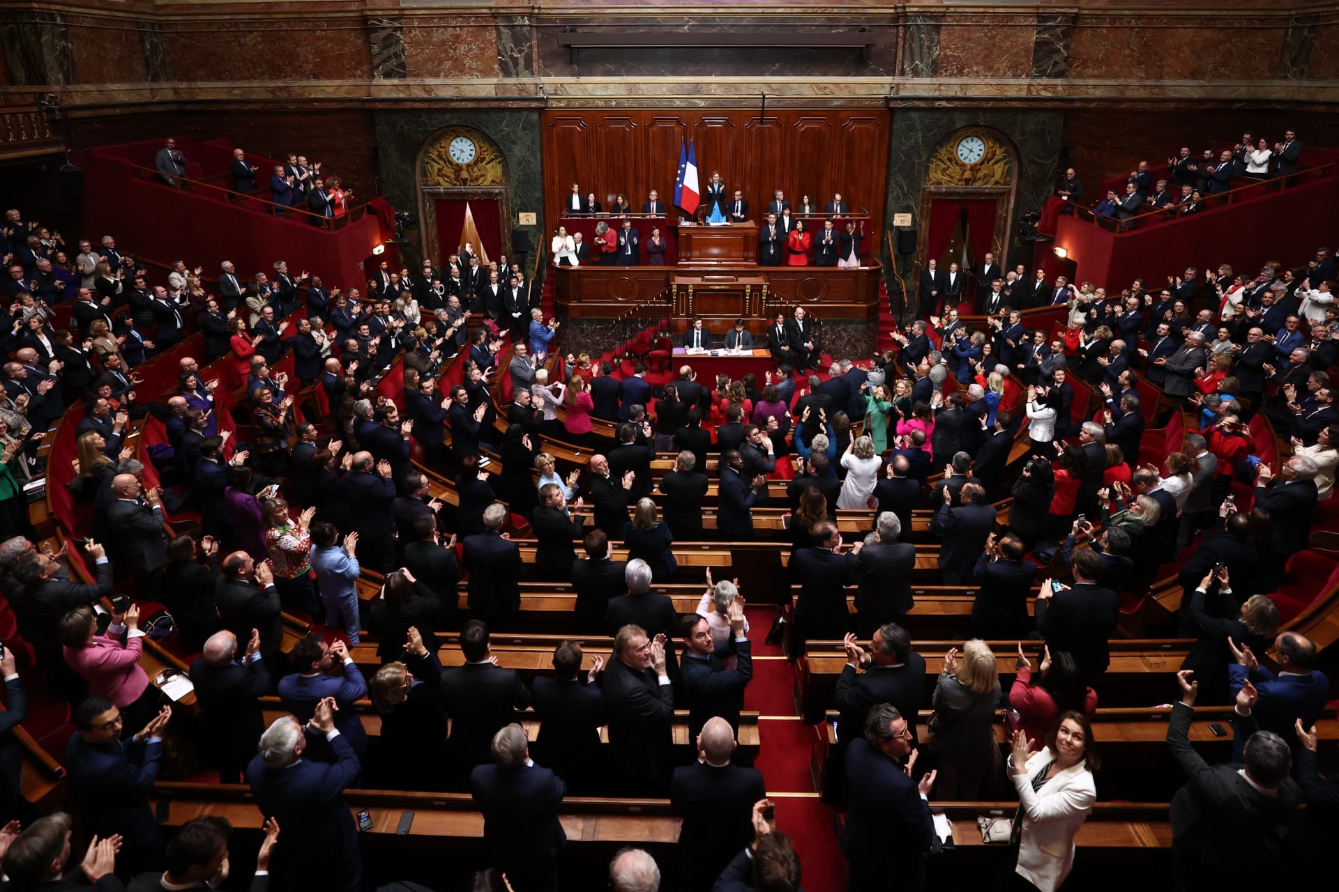فرنسا تصبح أول دولة في العالم تدرج حق الإجهاض في الدستور