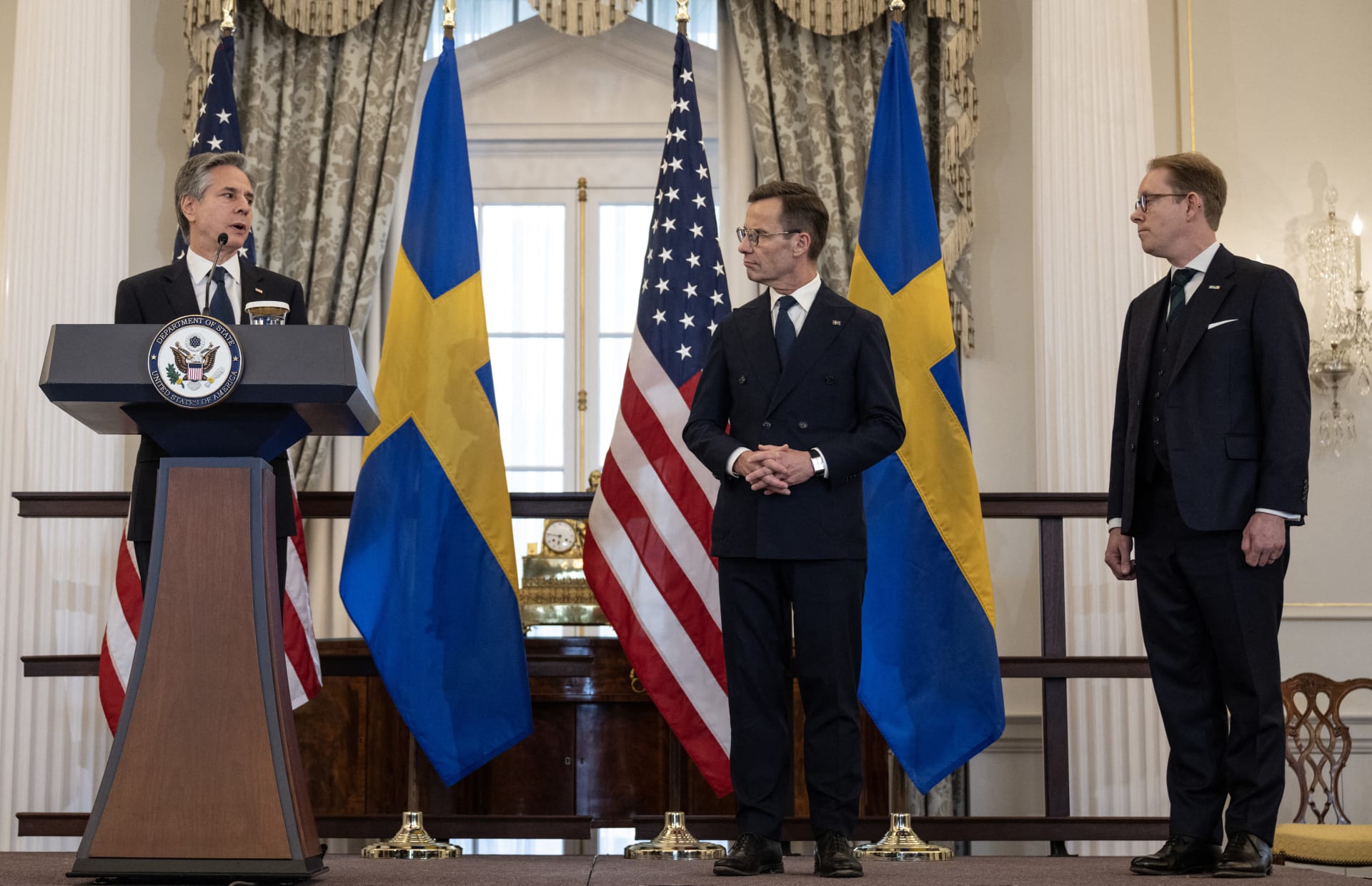 السويد تصبح رسميا العضو رقم 32 في حلف "الناتو".. وهكذا علق بلينكن 