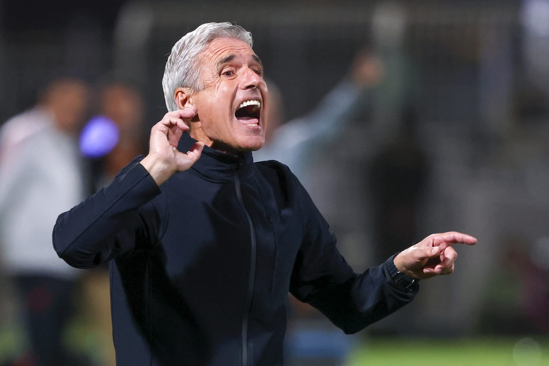 مدرب النصر السعودي يُثير غضبا بعد تصريحات عن "بطولات الفريق" أثر الخسارة من الرائد