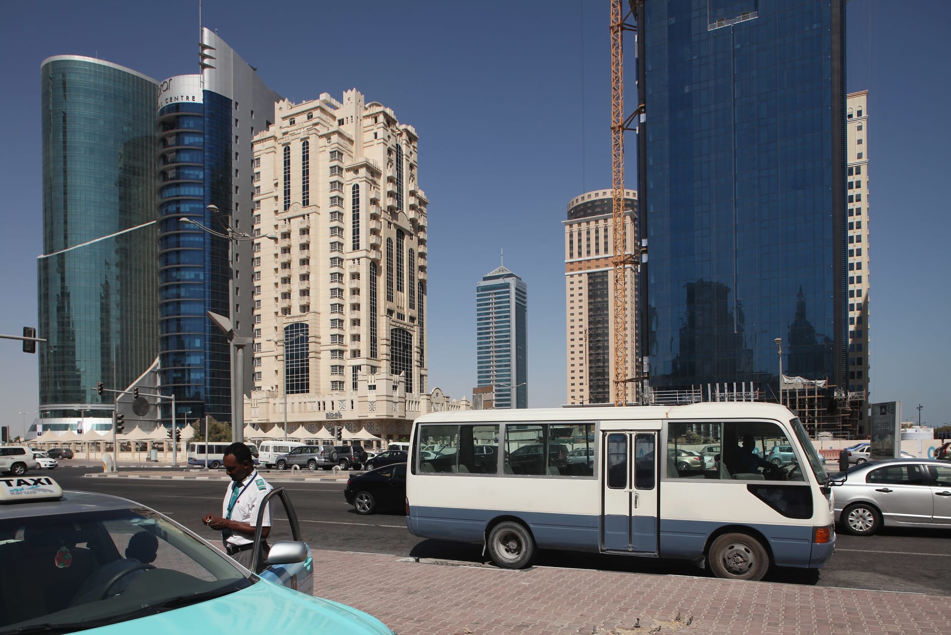 النيابة القطرية: الحبس وغرامات مالية بحق متهمين تسببوا بانهيار عمارة وسط الدوحة