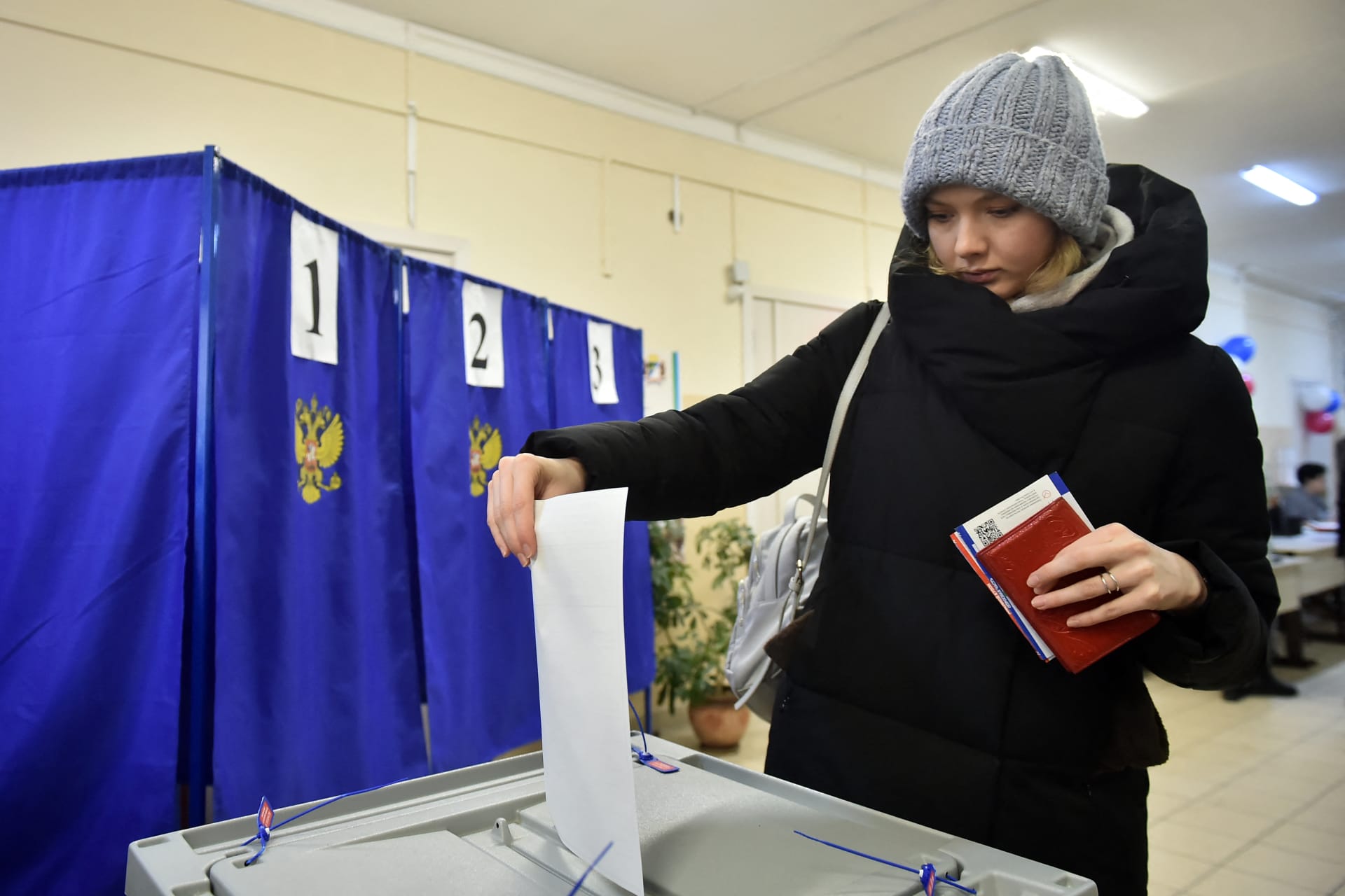 من روسيا.. مشاهد بعد فتح صناديق الاقتراع بالانتخابات الرئاسية