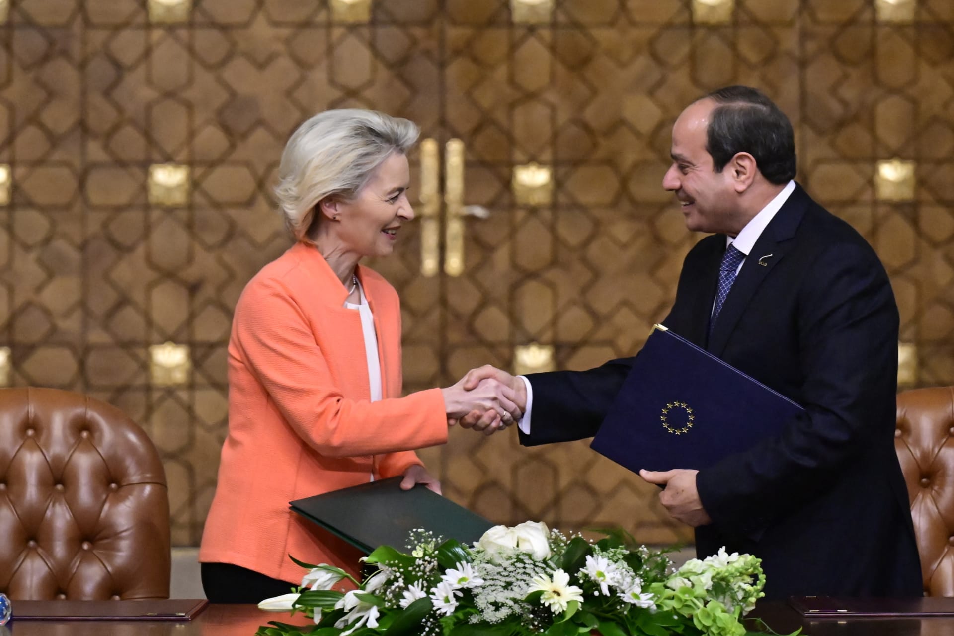 مصر والاتحاد الأوروبي يوقعان إعلانًا لترفيع مستوى العلاقات.. ومساعدات مالية للقاهرة بقيمة 8 مليار دولار