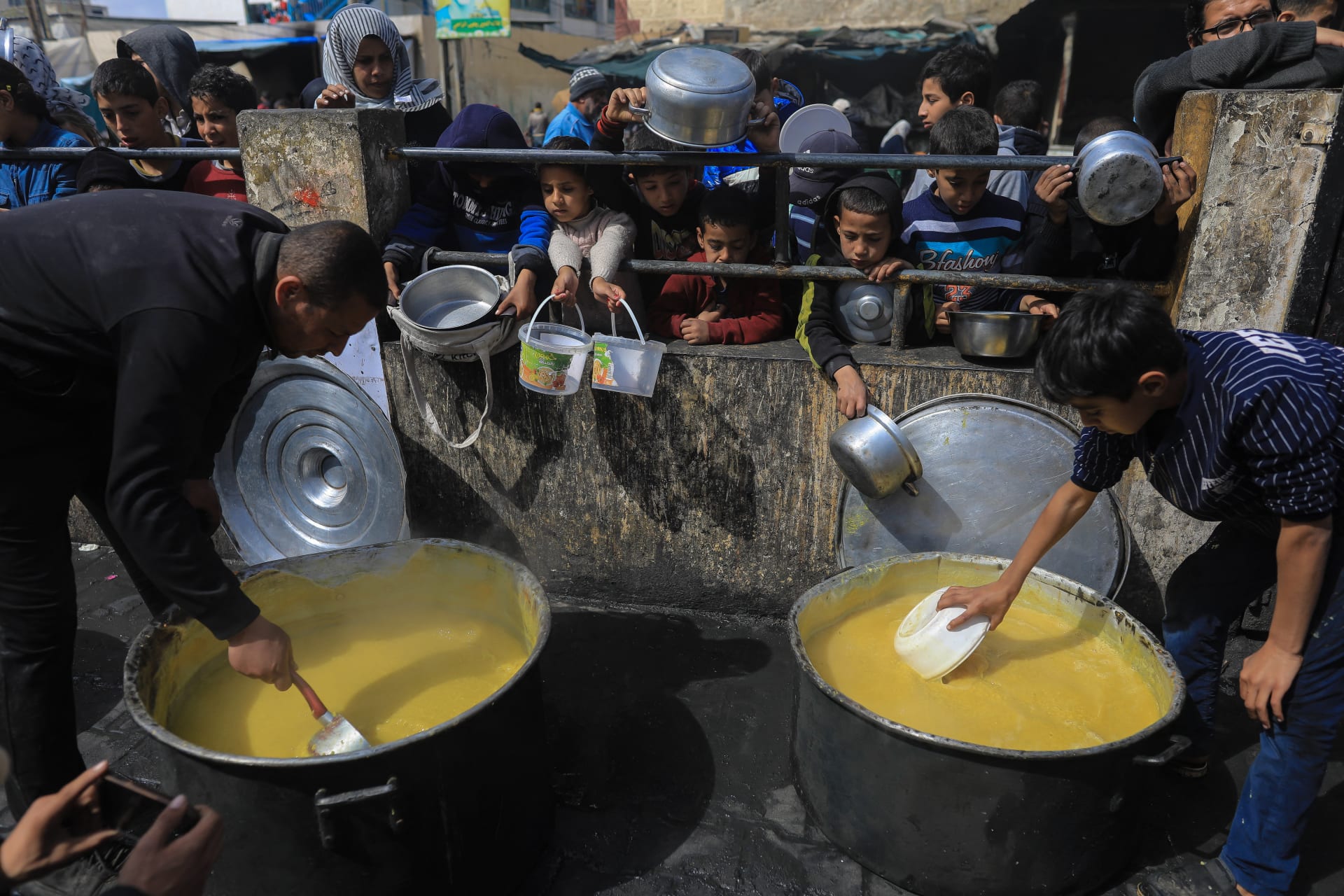 إسرائيل ترد على "تحذير" أممي من مجاعة في غزة: "حماس" تسيطر على المساعدات