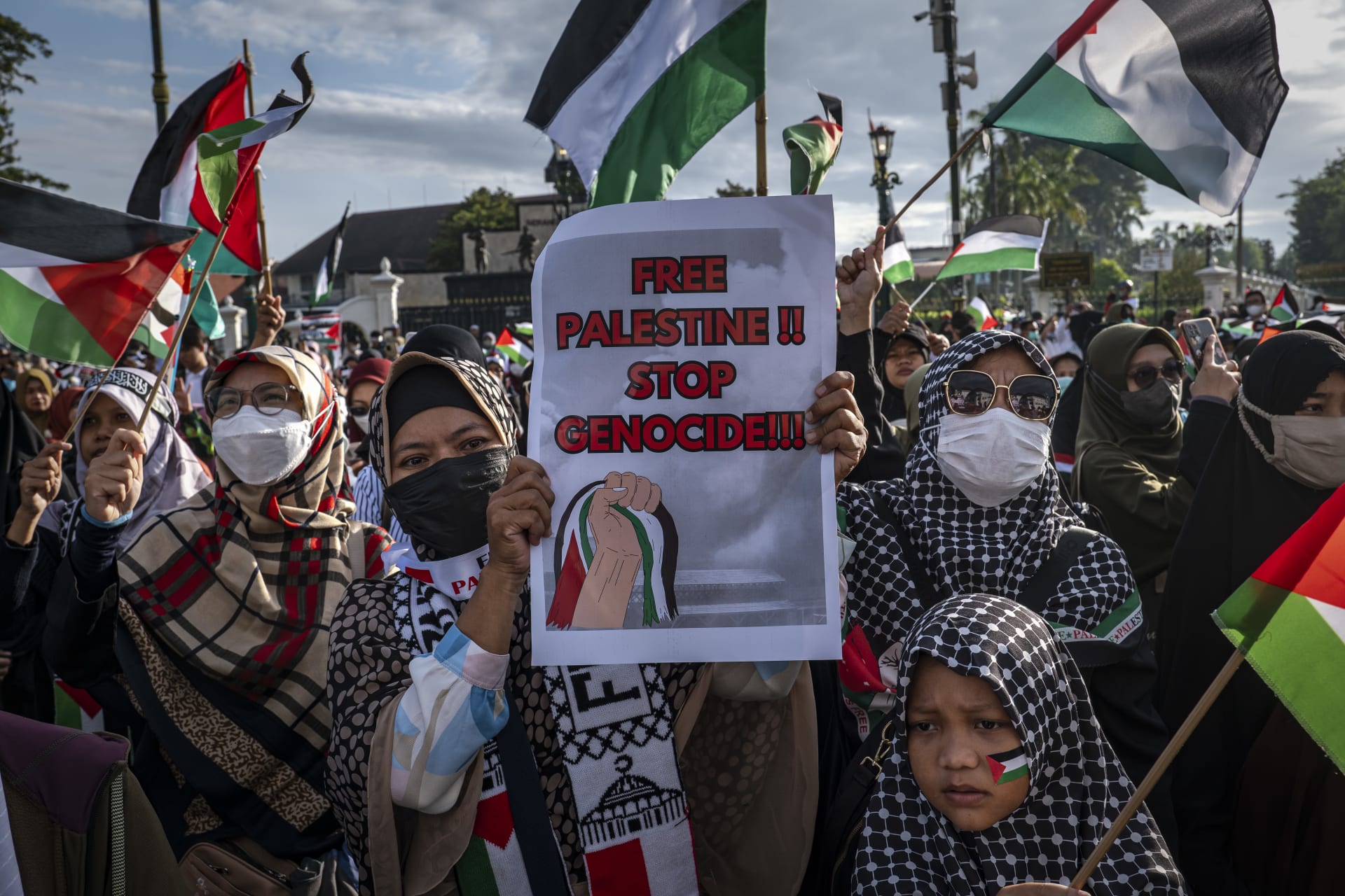 إسرائيل وإندونيسيا "تجريان محادثات تطبيع" وسط حرب غزة.. فما السبب؟