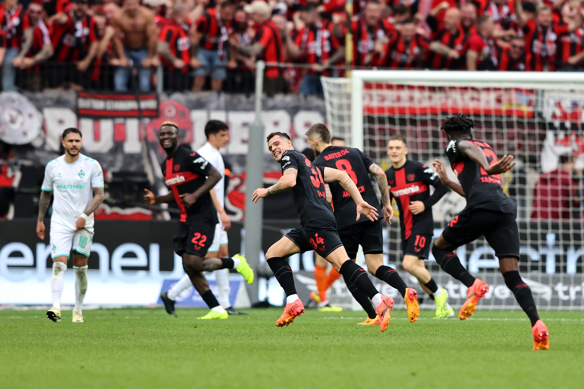 نادي باير ليفركوزن يحقق لقب الدوري الألماني للمرة الأولى في تاريخه
