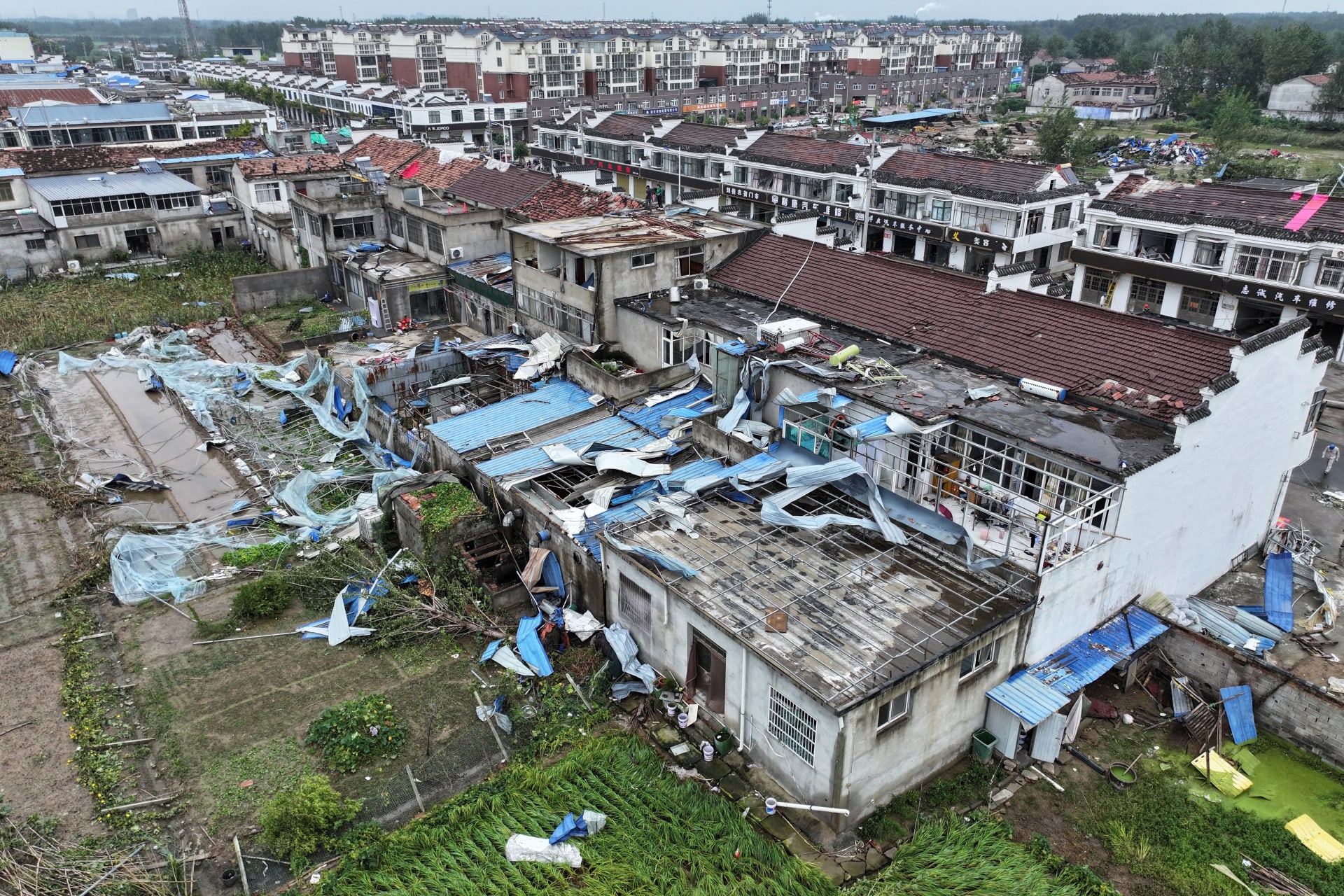 مقتل 5 أشخاص على الأقل وإصابة 33 جراء إعصار في الصين