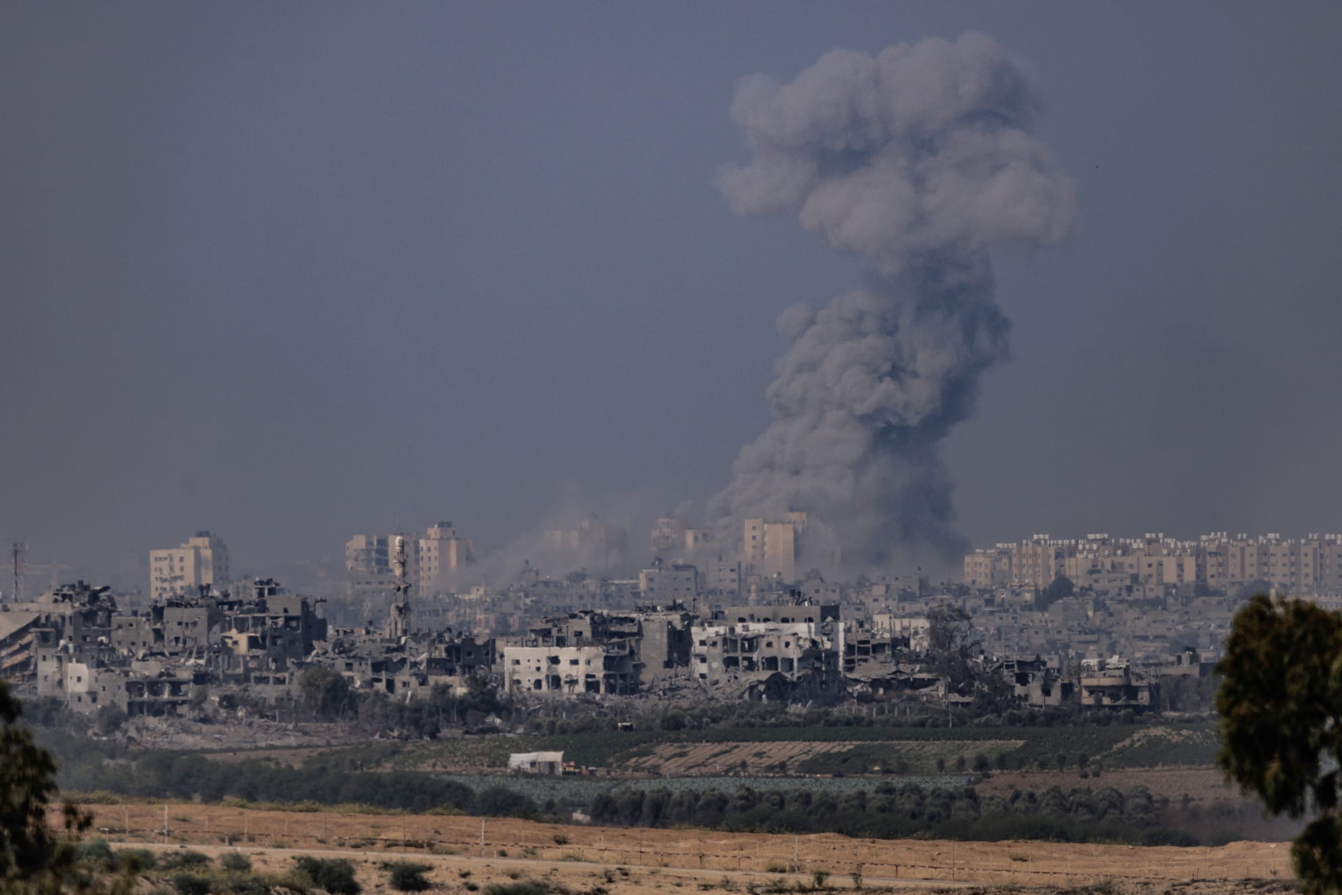 الدفاع المدني في غزة: مقتل 7 فلسطينيين وإصابة العشرات بقصف إسرائيلي
