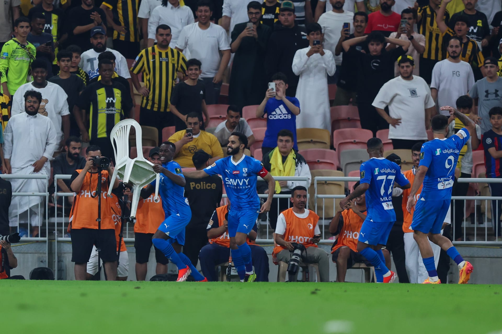احتفالية "مُثيرة" لسعود عبد الحميد بعد هدفه.. واللاعب يعلّق: أخذتها من الدوري الإنجليزي