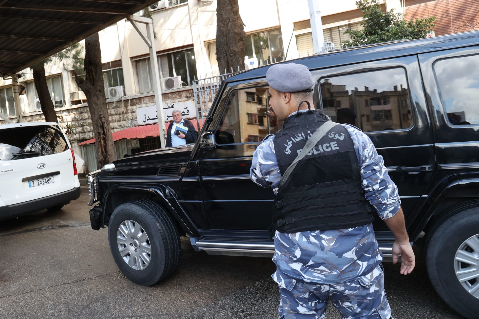 قضية مقتل فتاة لبنانية بفندق ببيروت والجاني غير لبناني اعتدى عليها وألقاها في مخزن