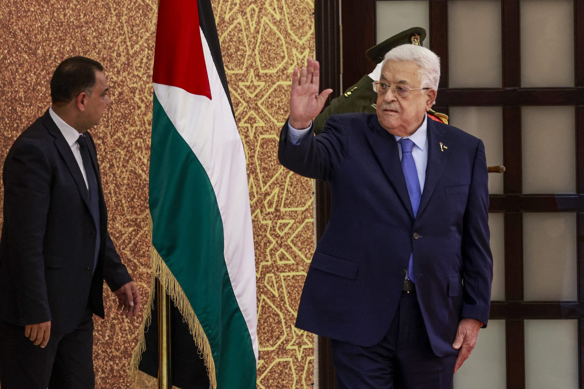 أول تعليقين من أبو مازن و"حماس" على عزم أيرلندا والنرويج وإسبانيا الاعتراف بدولة فلسطينية