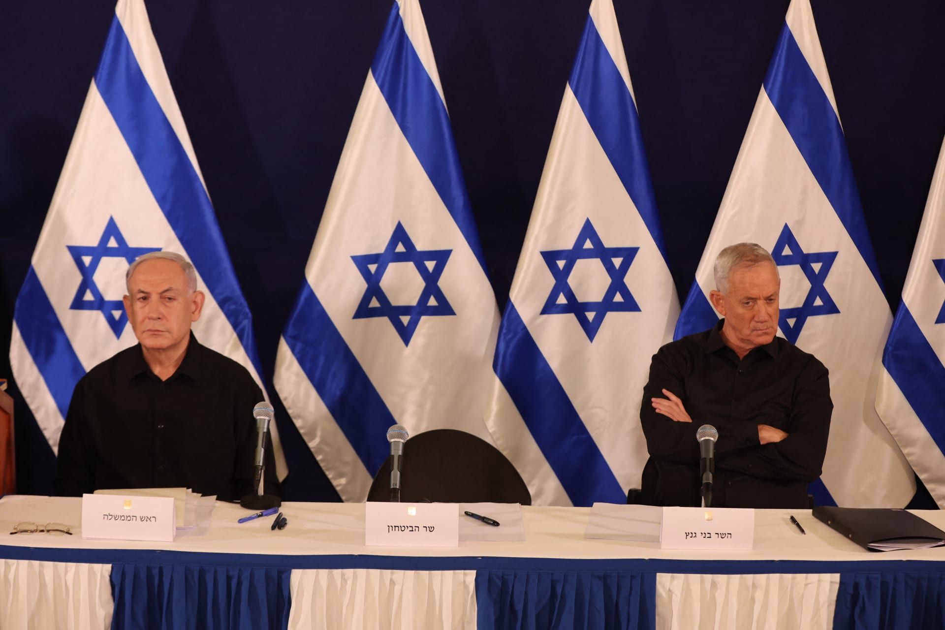 مصادر لـCNN: مسؤولون أمريكيون يحثون بيني غانتس على عدم ترك حكومة إسرائيل