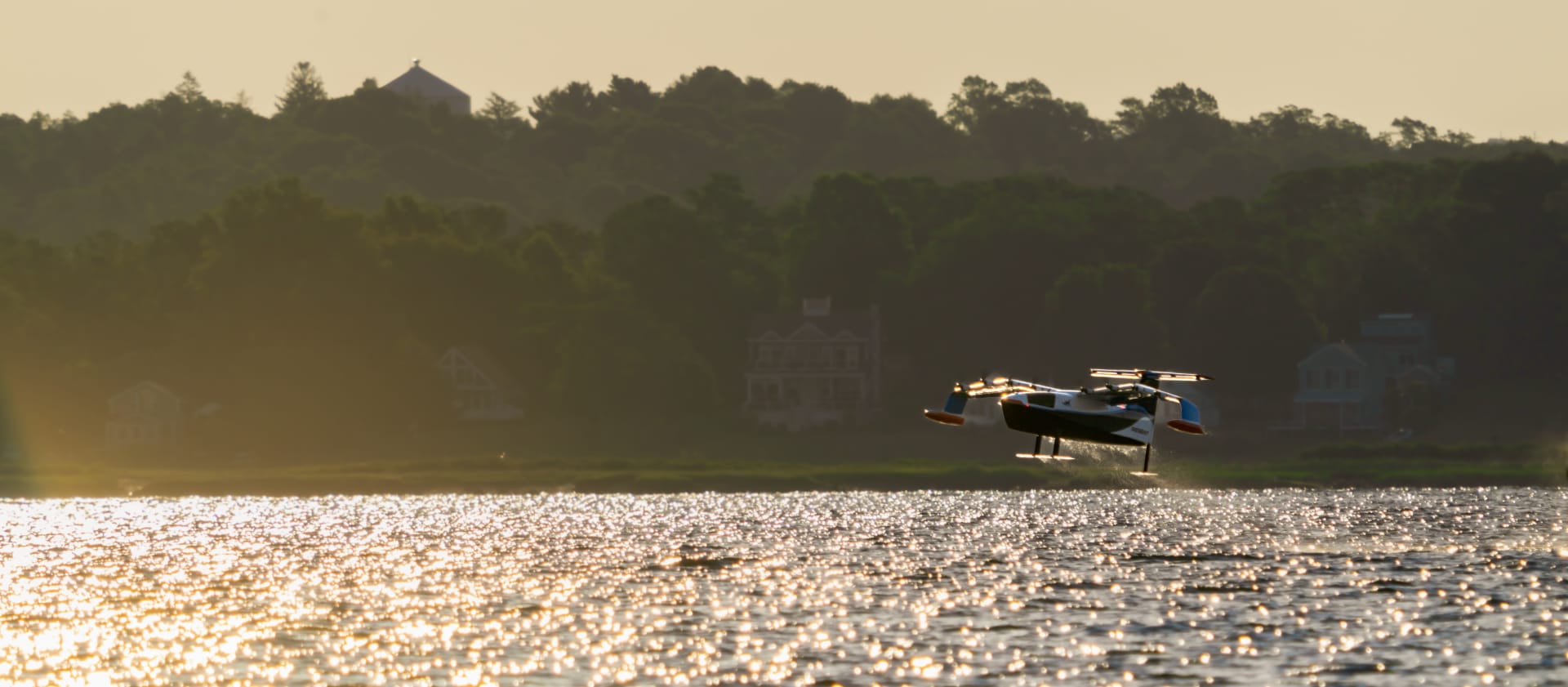 قارب وطائرة في آن واحد..هكذا قد تصبح العبارات شيئا من الماضي