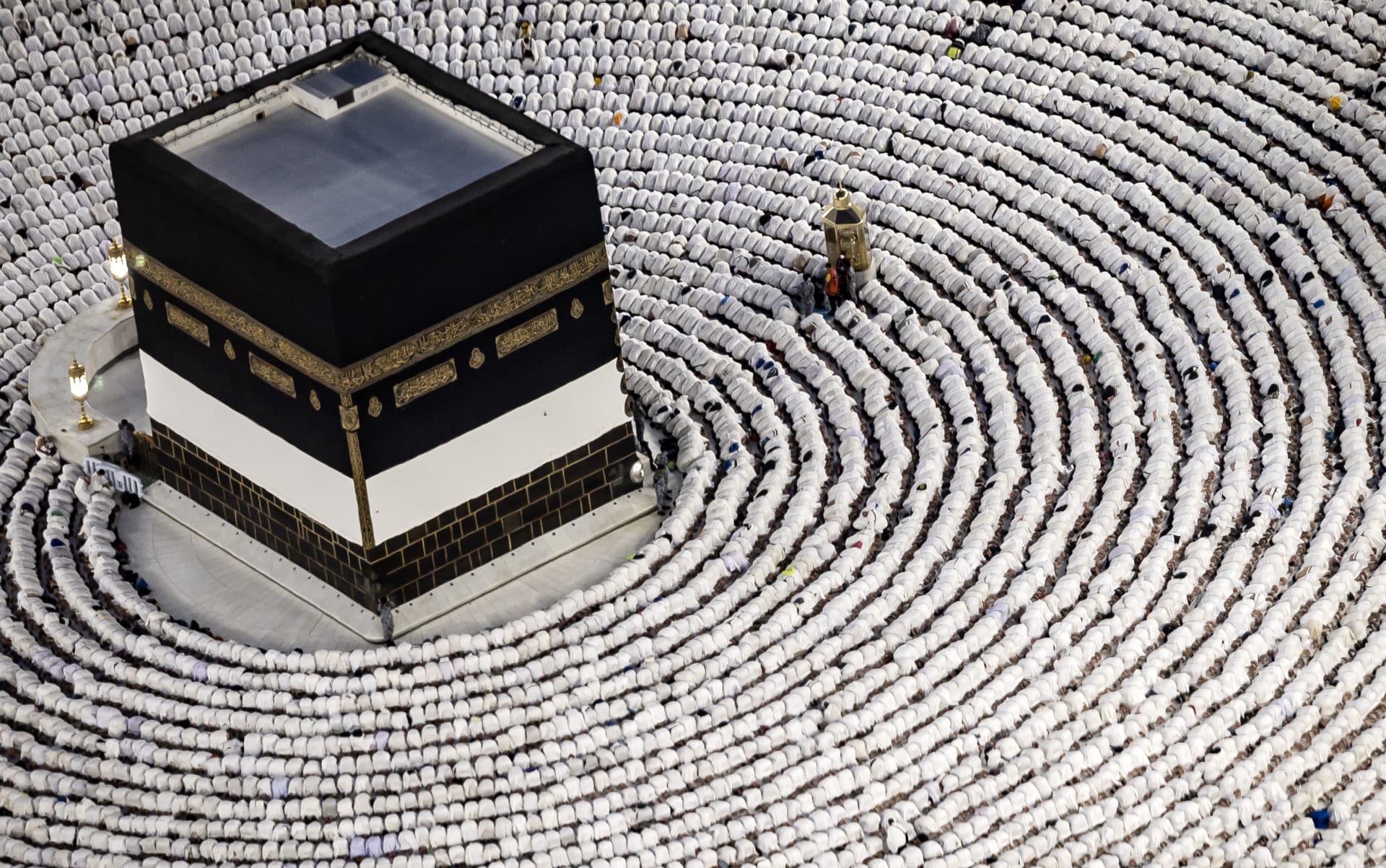 أكثر من 1.5 مليون حاج يبدأون مناسك الحج في مكة لقضاء يوم "التروية"