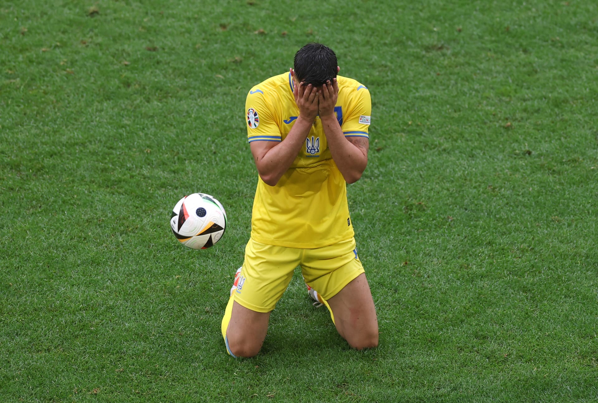 يورو 2024: رد فعل لاعب أوكراني على فوز منتخبه يجذب الانتباه.. هذا ما قام به