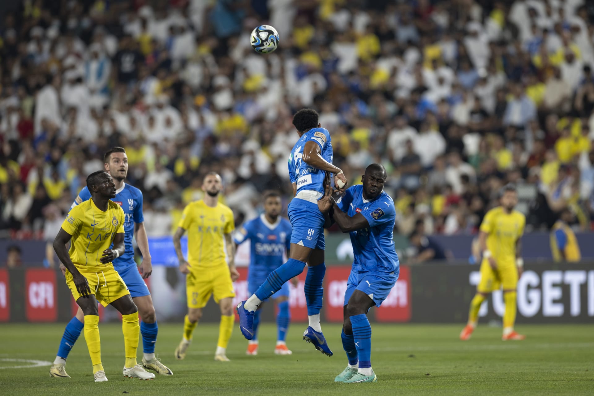 موعد مباراة الهلال والنصر في نهائي كأس السوبر السعودي.. برأيك لمن الغلبة؟