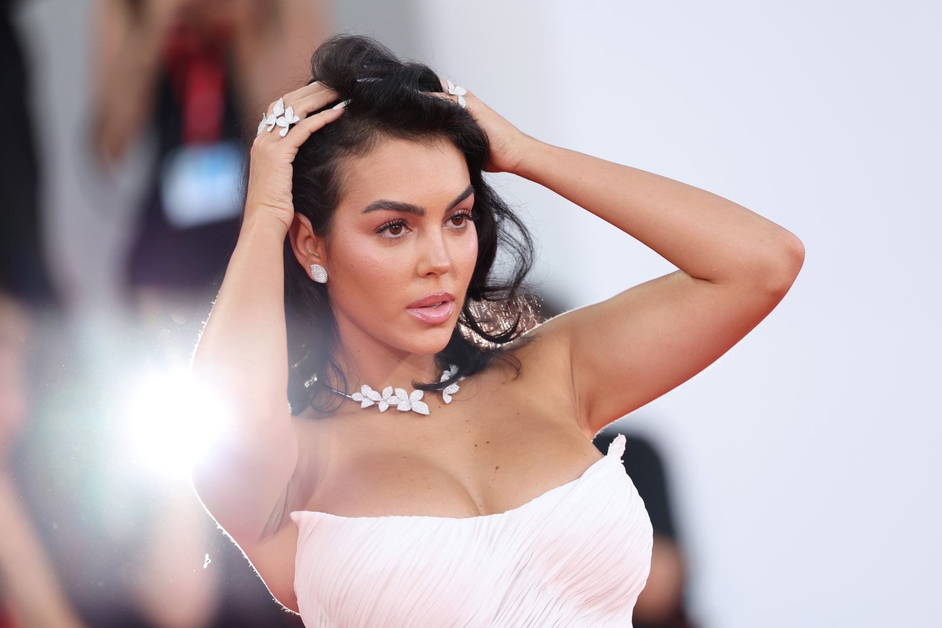 جورجينا رودريغيز تكشف عن أسرار حياتها في السعودية.. فصل جديد مثير في Soy Georgina 277435