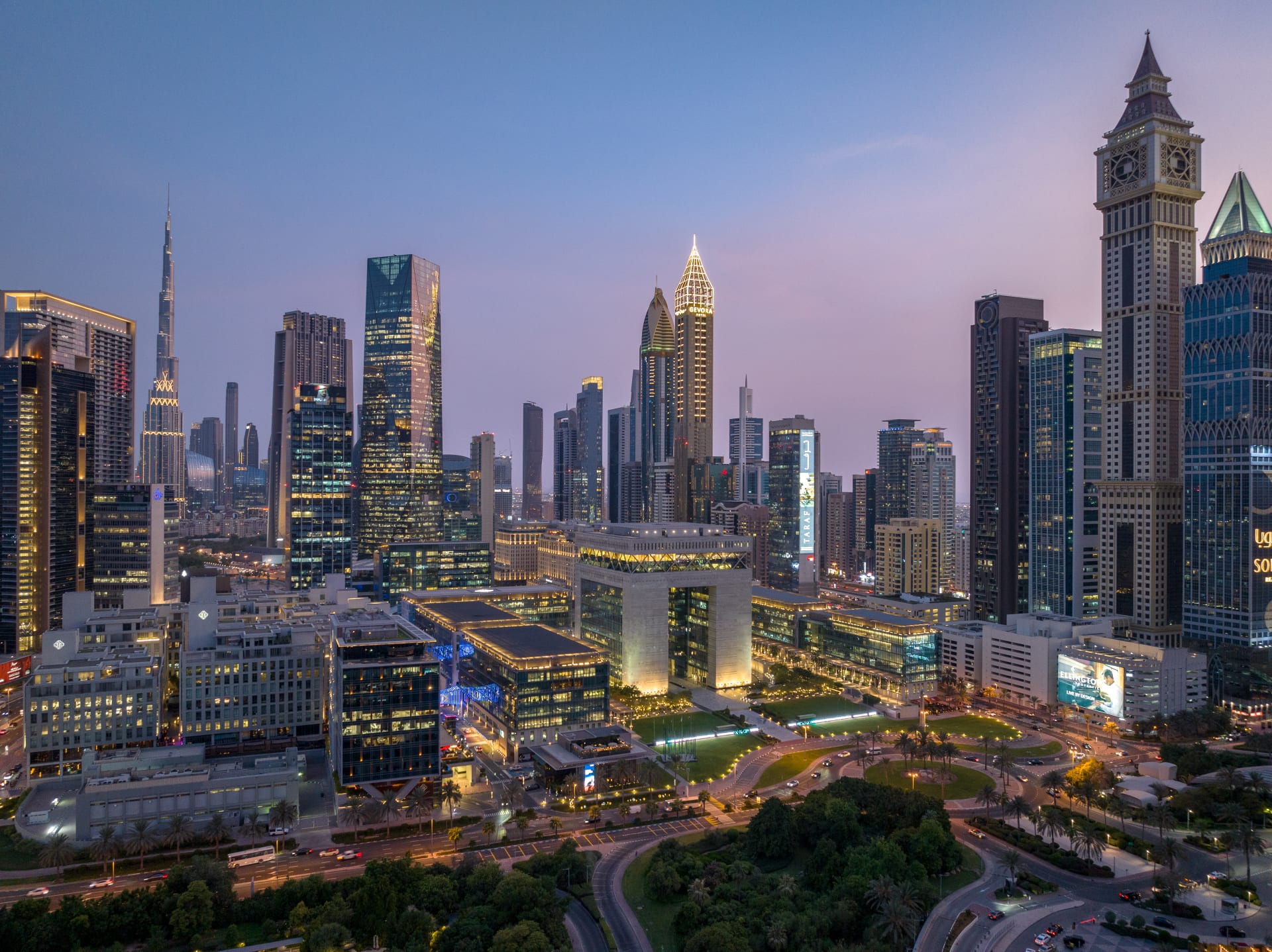  الغابة الخرسانية .. صور ستجعلك ترى أشهر معالم دبي بعيون جديدة