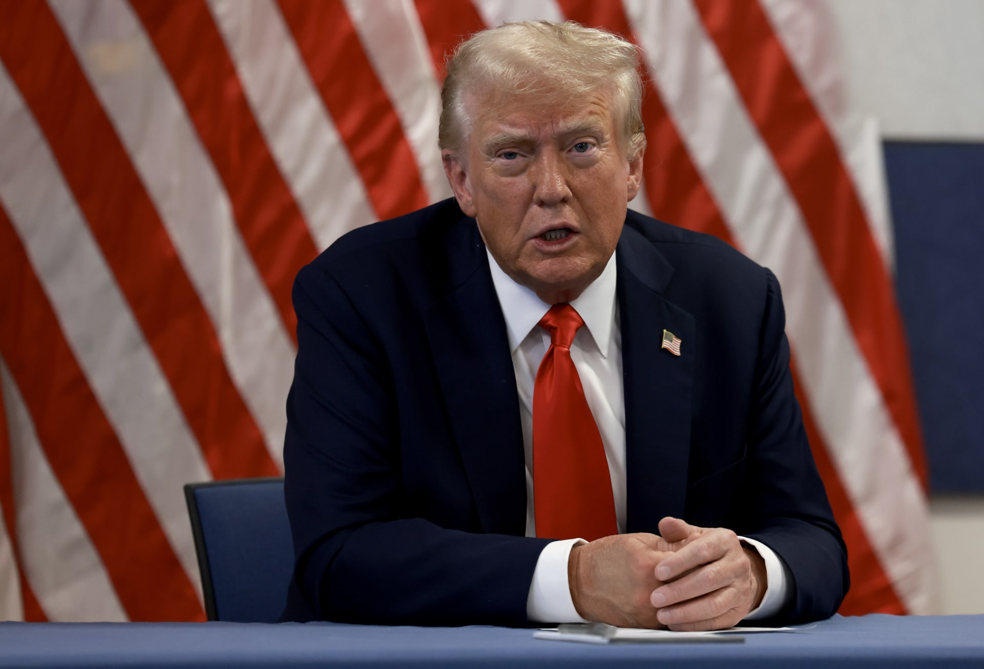 ترامب يطرح ساعات تحمل اسمه: يبلغ ثمن إحداها 100 ألف دولار - CNN Arabic