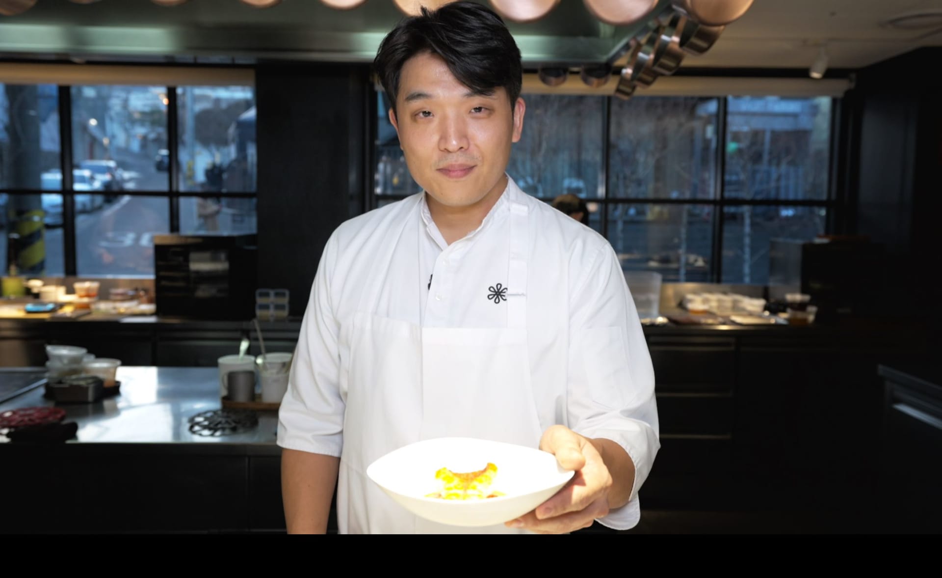 240325172339-mosu-seoul-chef-sung-anh.jpg