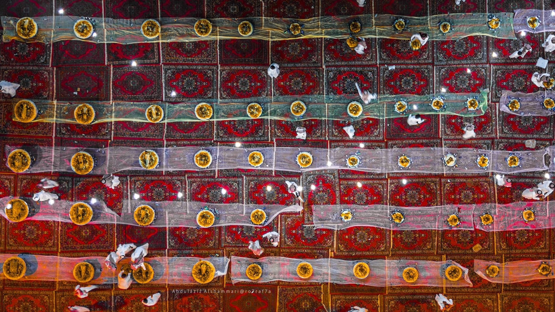 بالصور..هكذا يبدو حفل زفاف سعودي بعدسة عين الطائر 