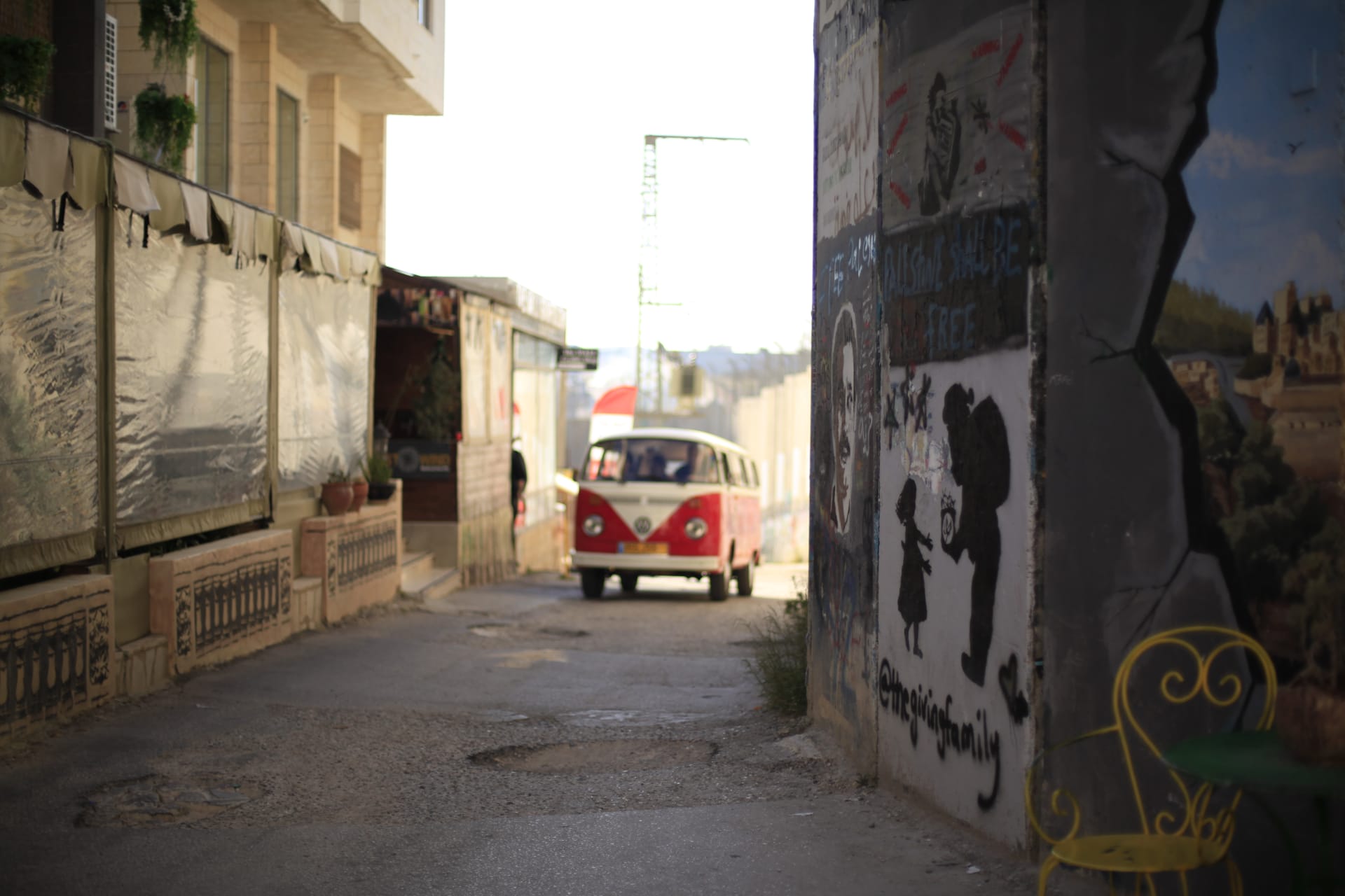 لقطة من الفيلم الفلسطيني "أحلام عابرة" لـ رشيد مشهراوي.