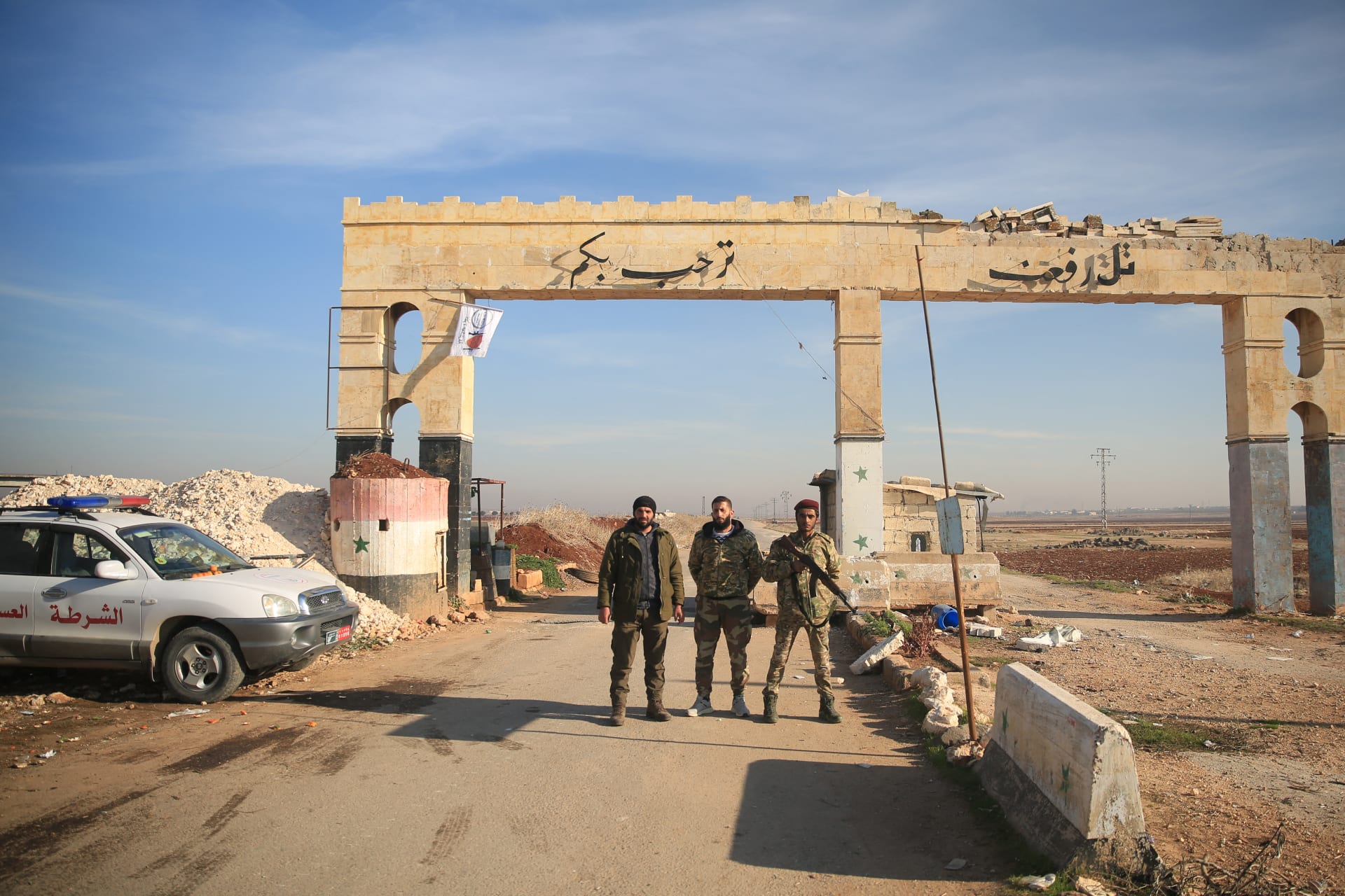 سوريا.. مراقب يكشف لـCNN تحرك فصائل المعارضة في حماة وماذا يقال بشوارع دمشق ومدى قوة الدعم الروسي