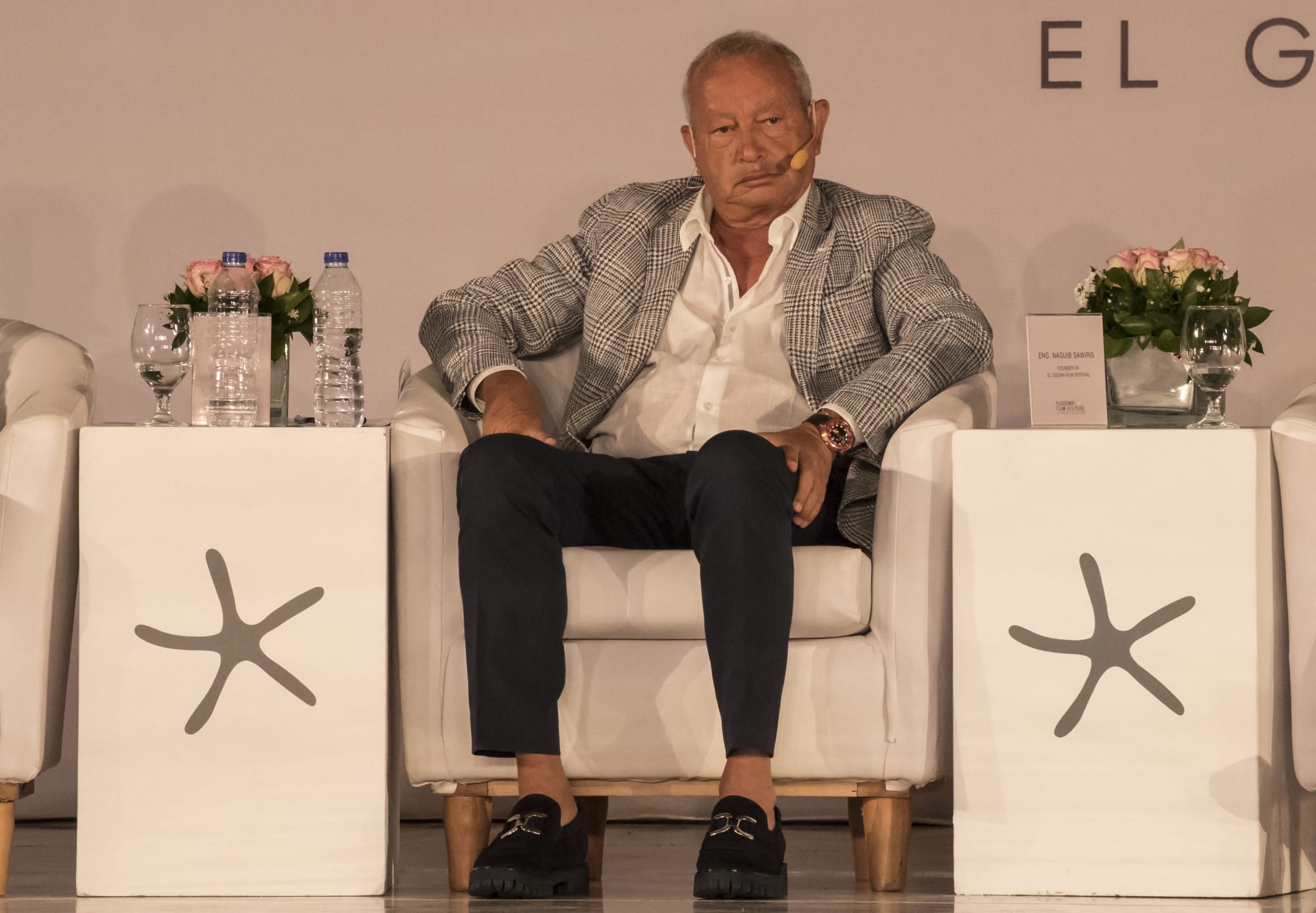 رد نجيب ساويرس على تدوينة لإعلامي مصري حول "تحصين الجبهة الداخلية" يثير تفاعلا
