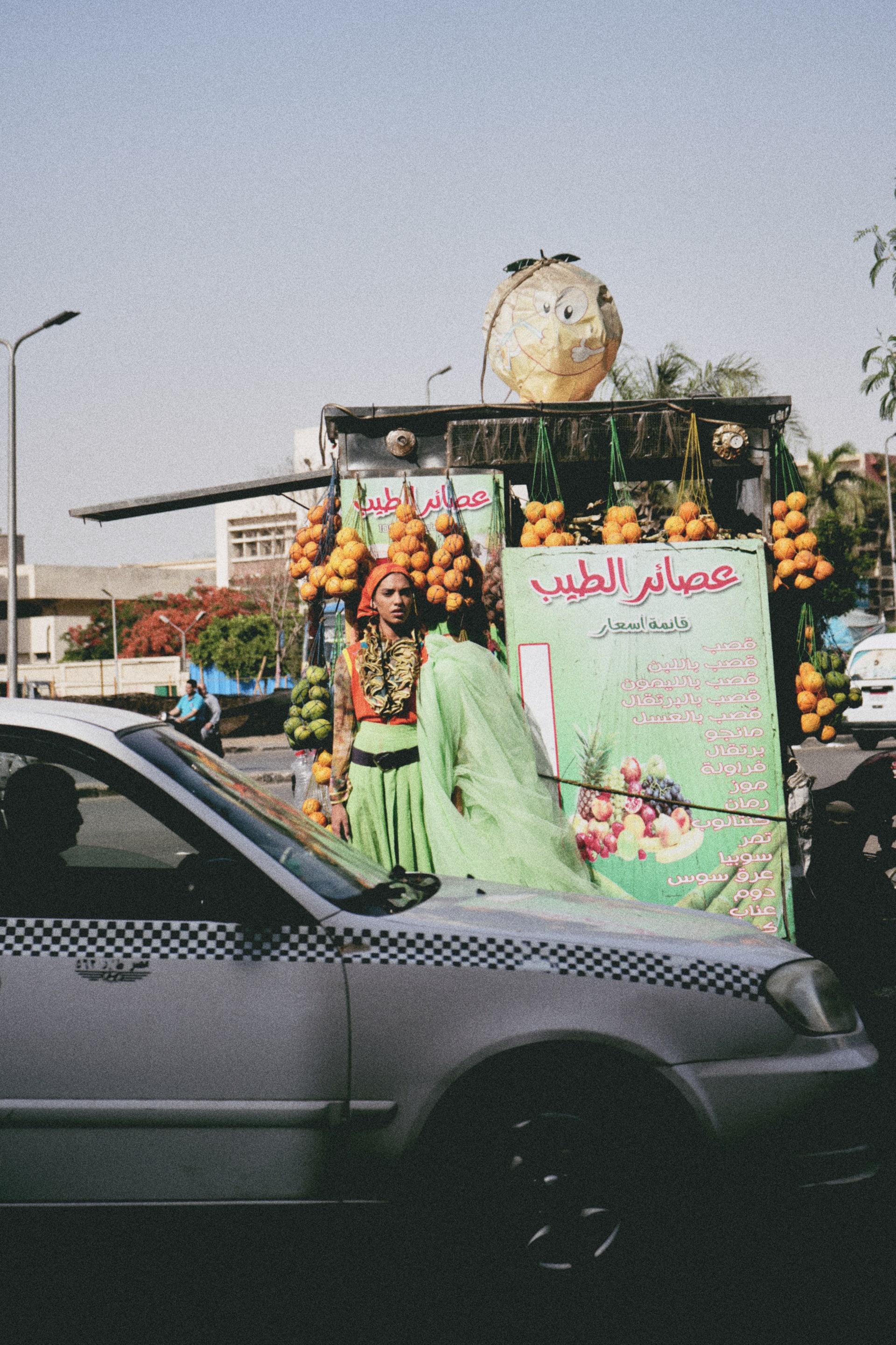 سائقات توك توك وبائعات عصير.. مصورة توثق نساء اقتحمن مهنا ذكورية في مصر