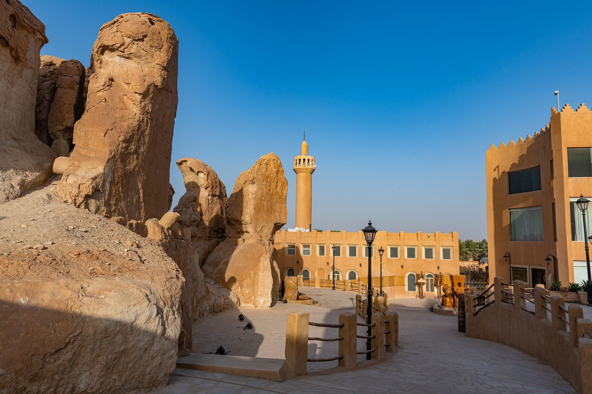 للنساء.. إليك ما يجب عليهن معرفته عن السفر إلى السعودية