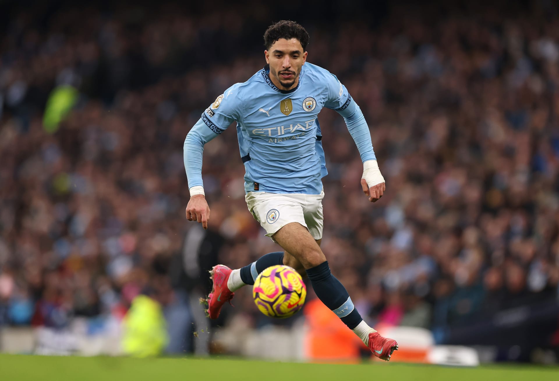 ماذا قدم عمر مرموش في مباراة مانشستر سيتي وبرايتون؟ - CNN Arabic