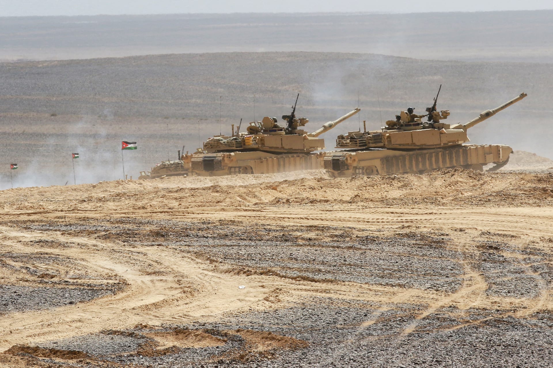 أعلن الجيش الأردني عن سقوط "مجهولة المصدر" بعد دخولها والمملكة المتحدة - CNN عربي