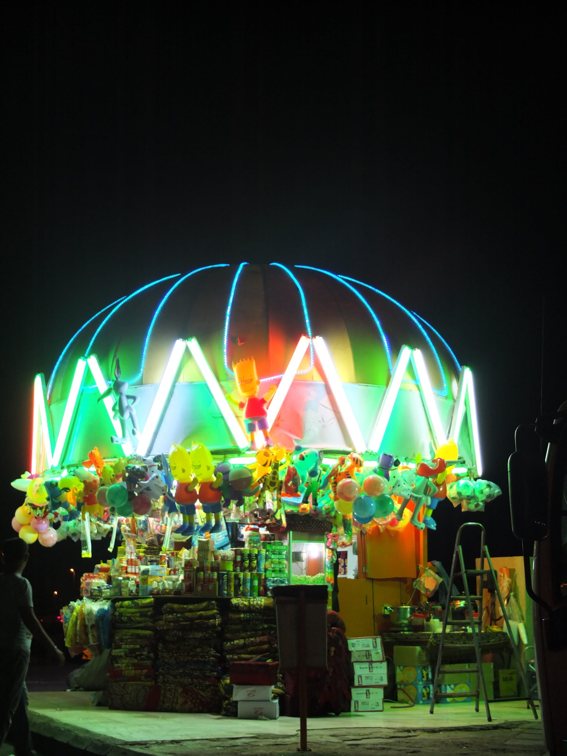 السعودية بعد حلول الظلام.. مصورة توثق جانبا مختلفا من جدة ليلا