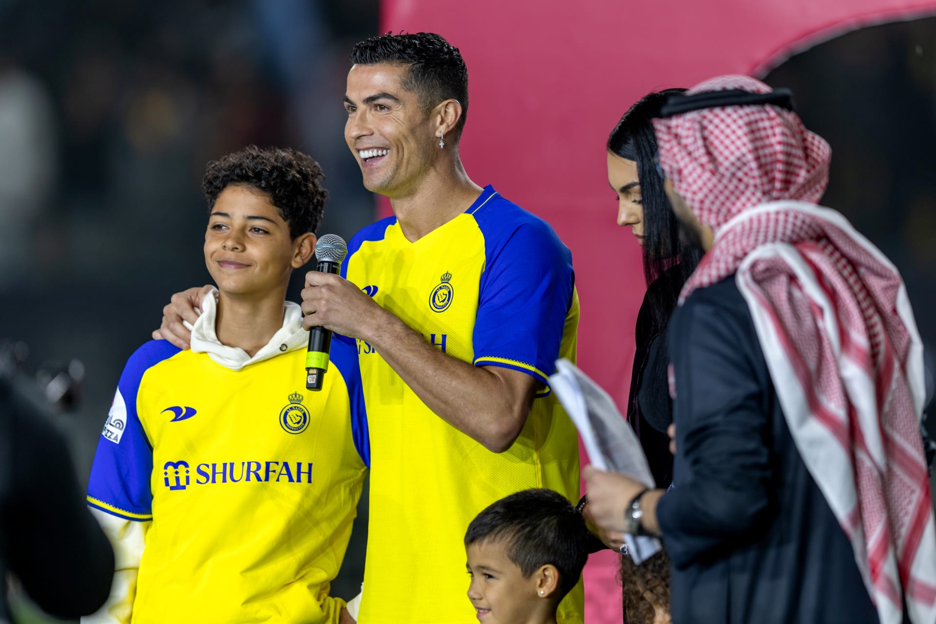 هكذا تفاعل رونالدو مع استدعاء نجله إلى منتخب البرتغال للمرة الأولى - CNN  Arabic