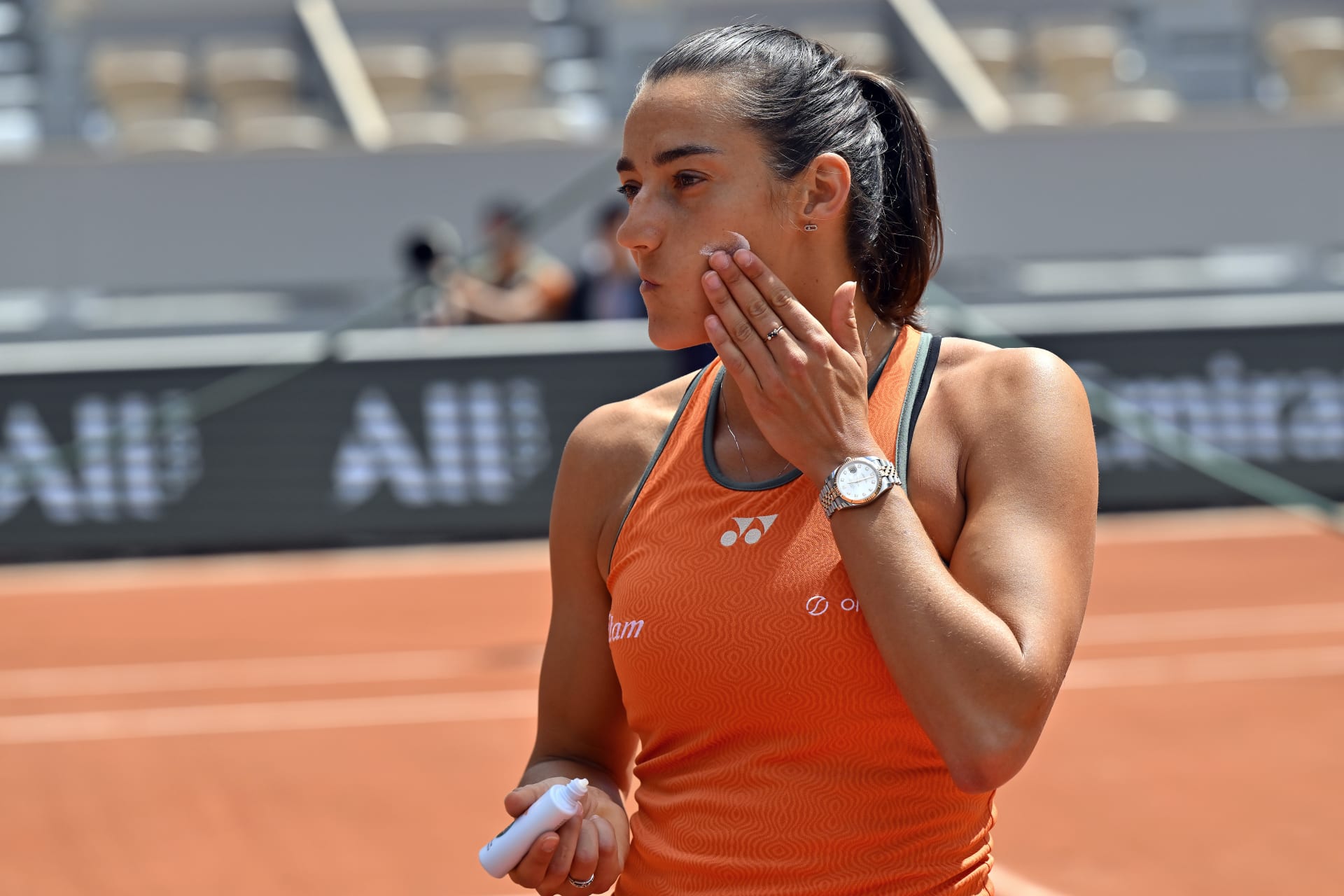 من العشرين إلى ما بعد الخمسين: دليل كامل للعناية بالبشرة مع خبيرة التجميل نونا باز