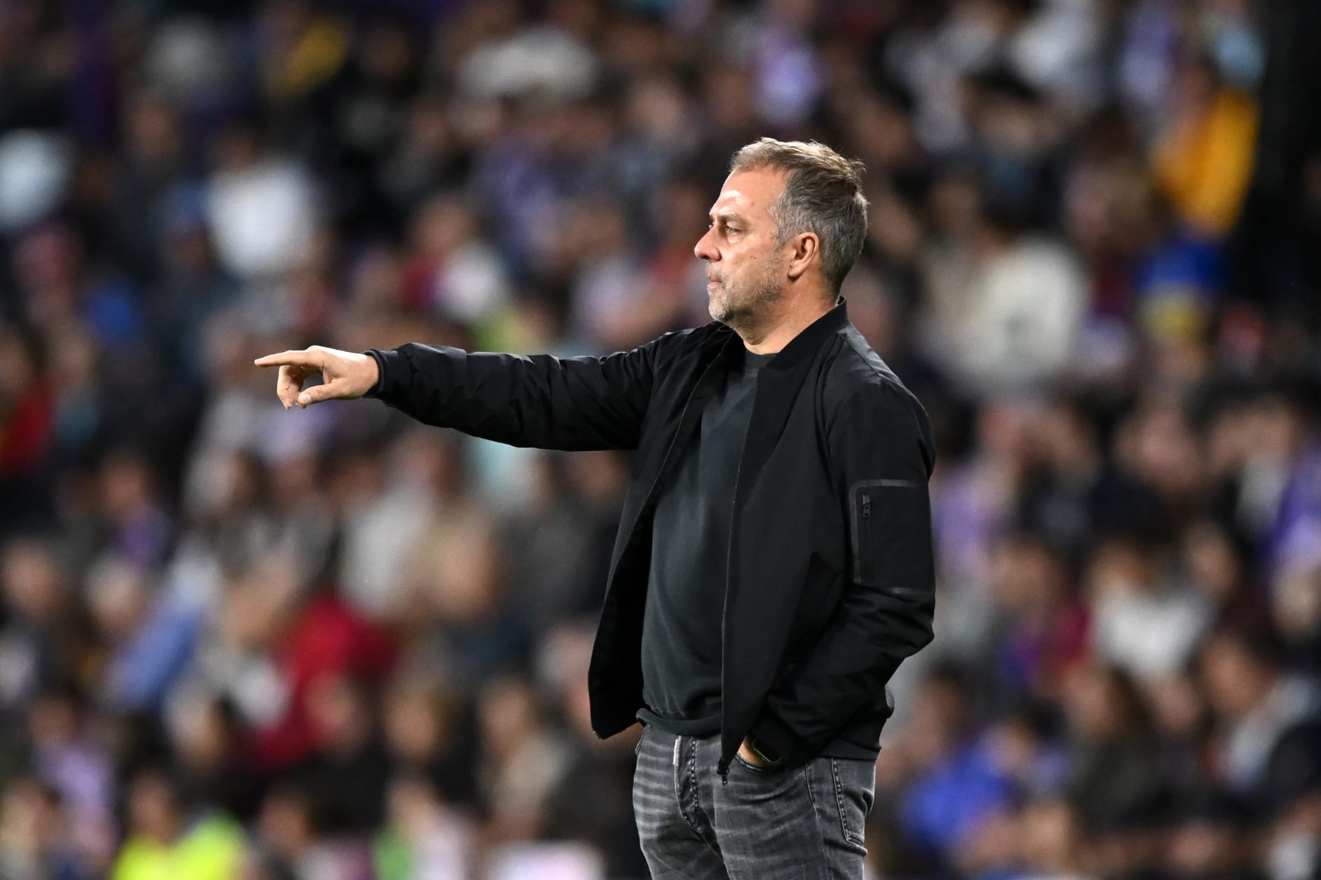 رحلة فليك تستمر مع برشلونة.. ما مدة العقد الجديد بينهما؟