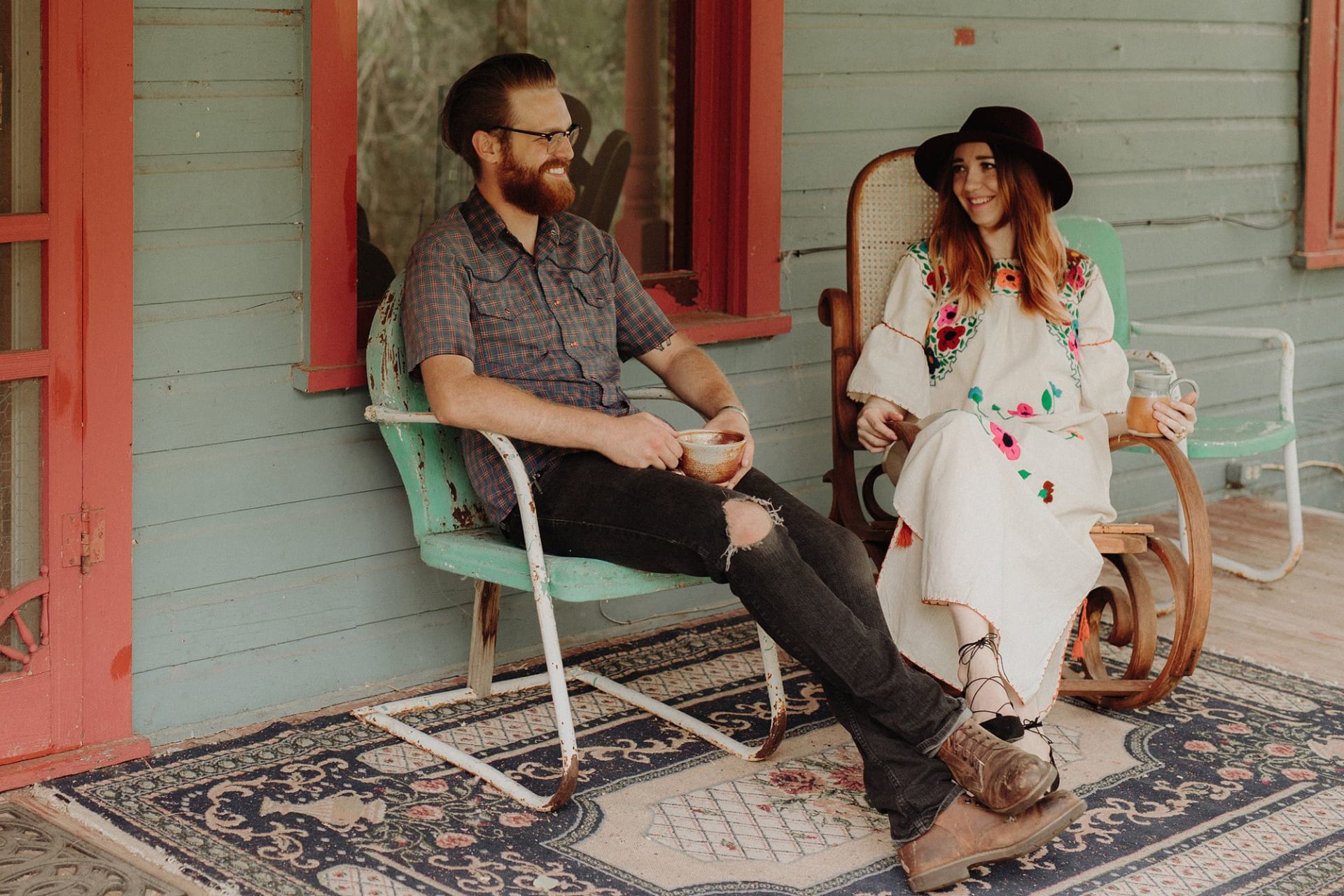 ميكانيكي طائرات يستخدم منصات التواصل الاجتماعي لجعل الطيران أقل رعبًا