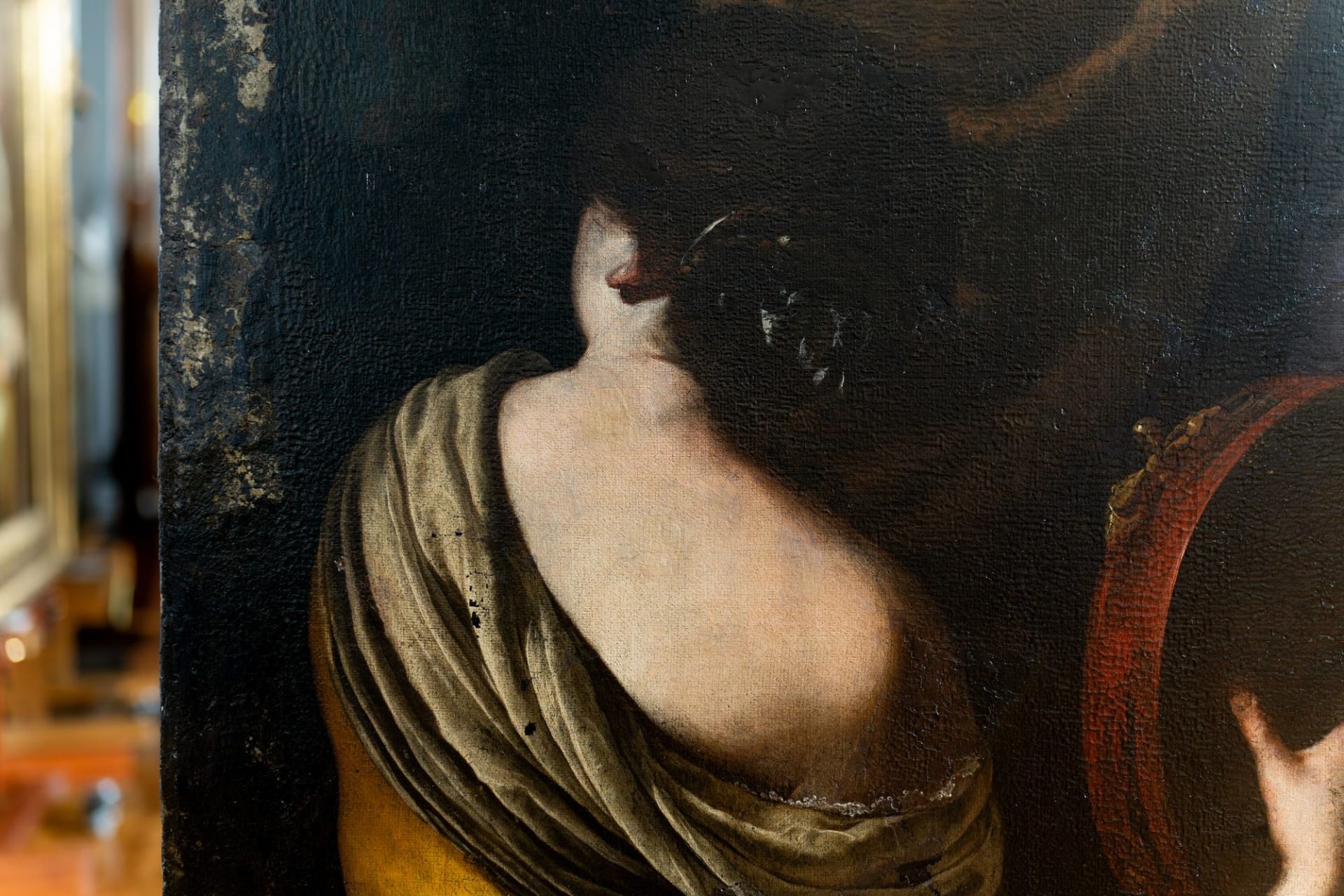 تحفة فنية نجت من انفجار بيروت.. والترميم يكشف هوية الرسامة