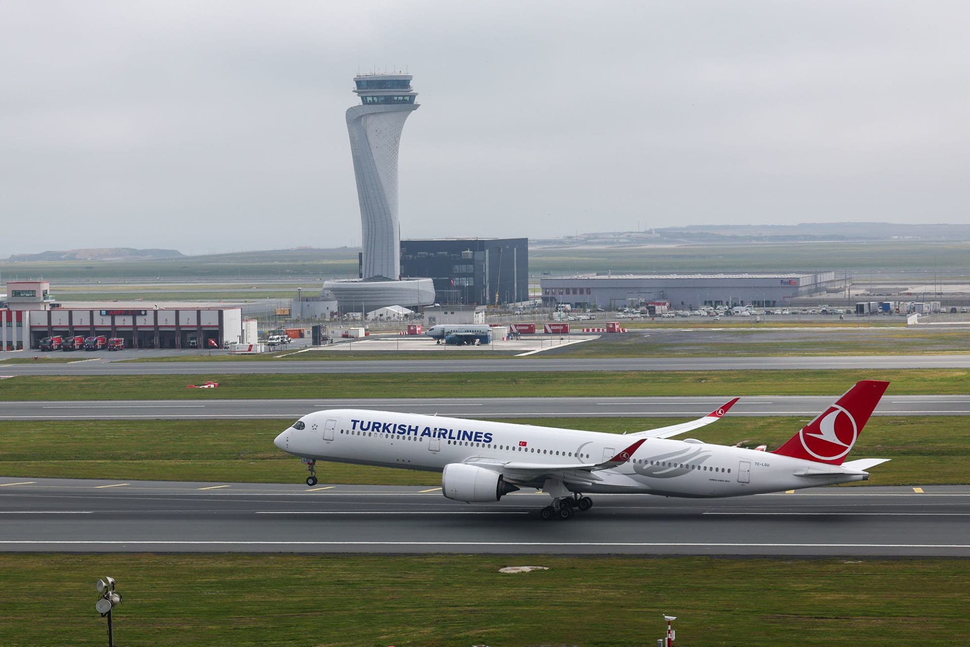 قائمة أفضل شركات طيران في العالم لعام 2025