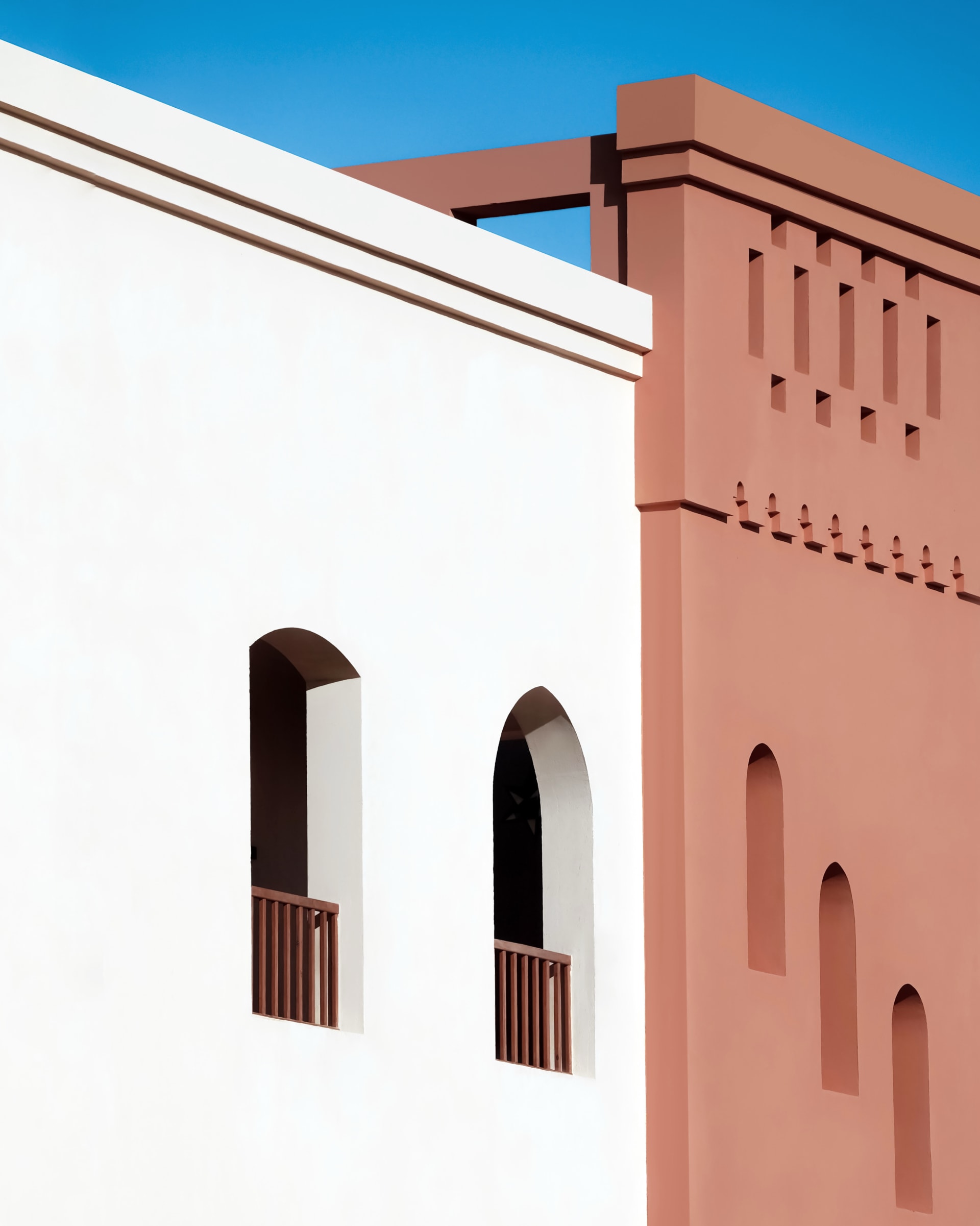 الجونة كما لم ترها من قبل.. مصورة تكشف سحر التفاصيل الصامتة في هذه المدينة المصرية