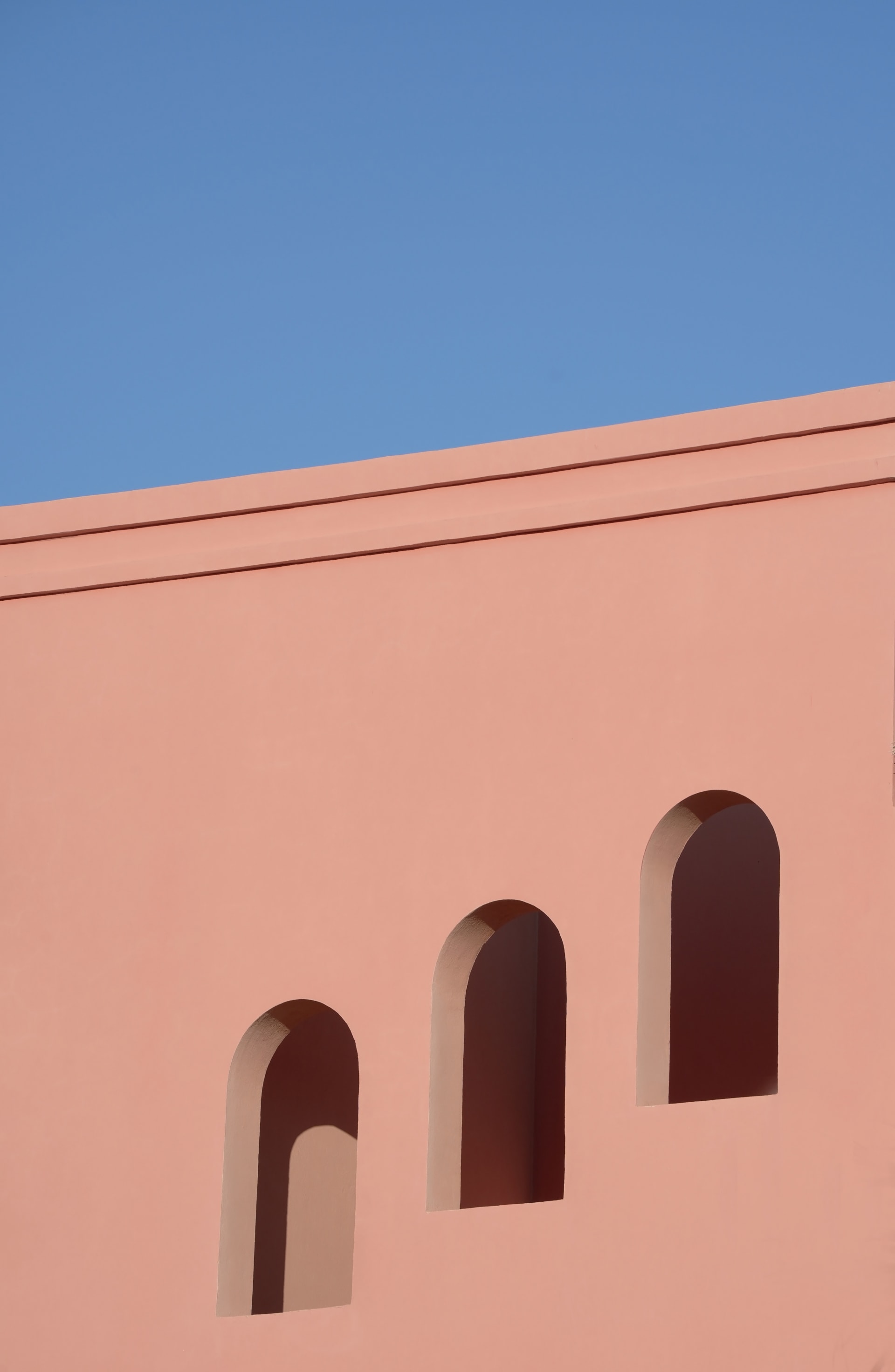 الجونة كما لم ترها من قبل.. مصورة تكشف سحر التفاصيل الصامتة في هذه المدينة المصرية