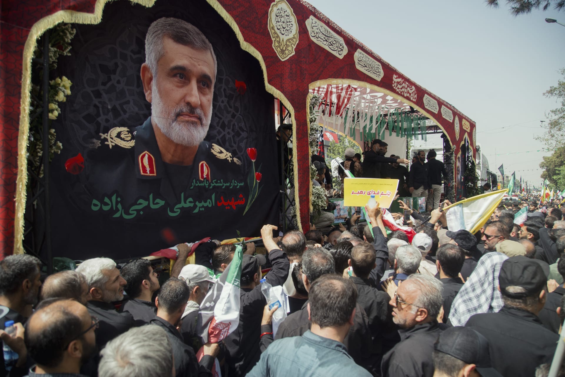 "لن يكون هناك خط أحمر لدينا".. متحدث الحرس الثوري يتوعد برد "ساحق" إذا وقع أي هجوم جديد على إيران