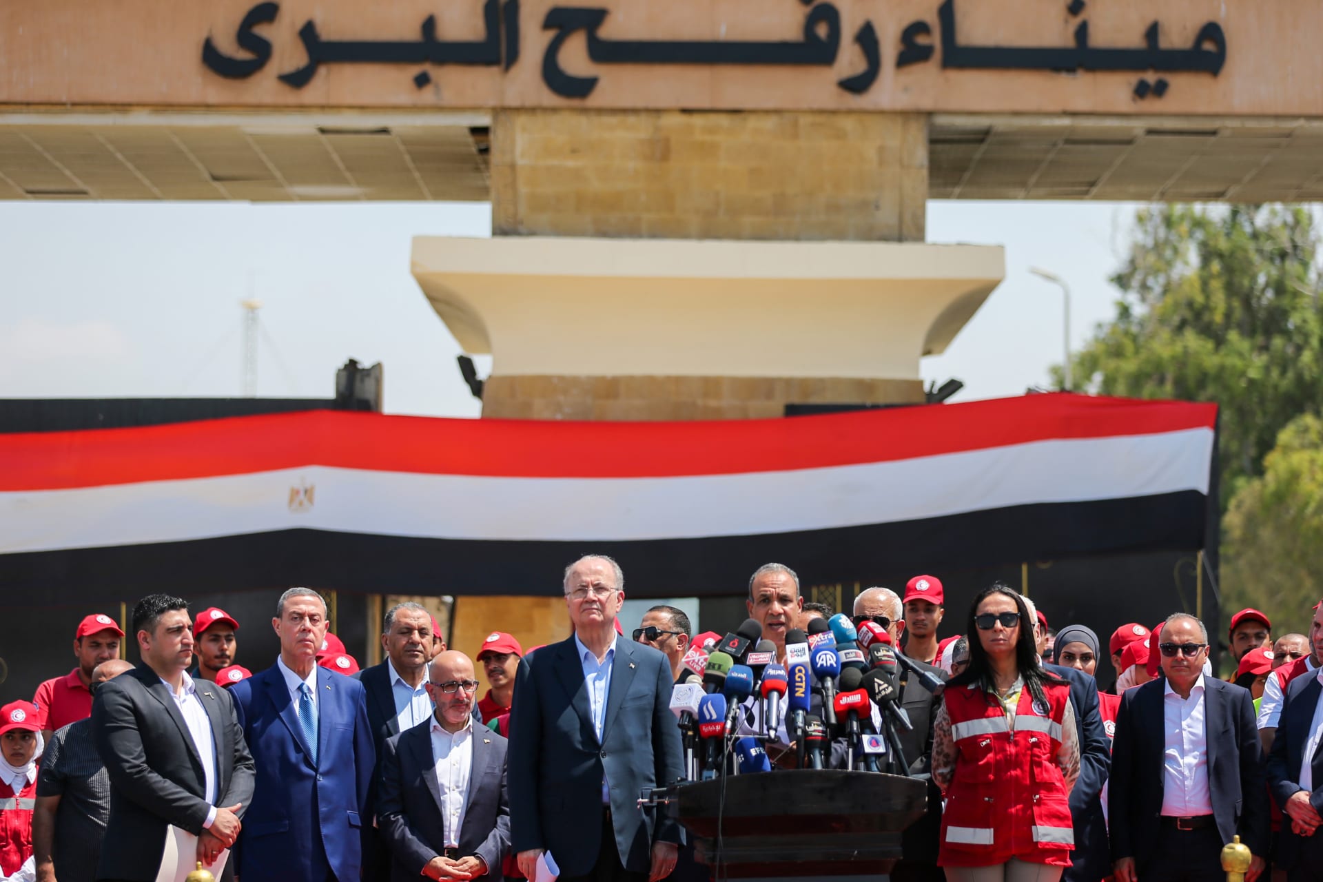 وزير خارجية مصر من معبر رفح: طلب إسرائيل نزع سلاح حماس فورا مستحيل 